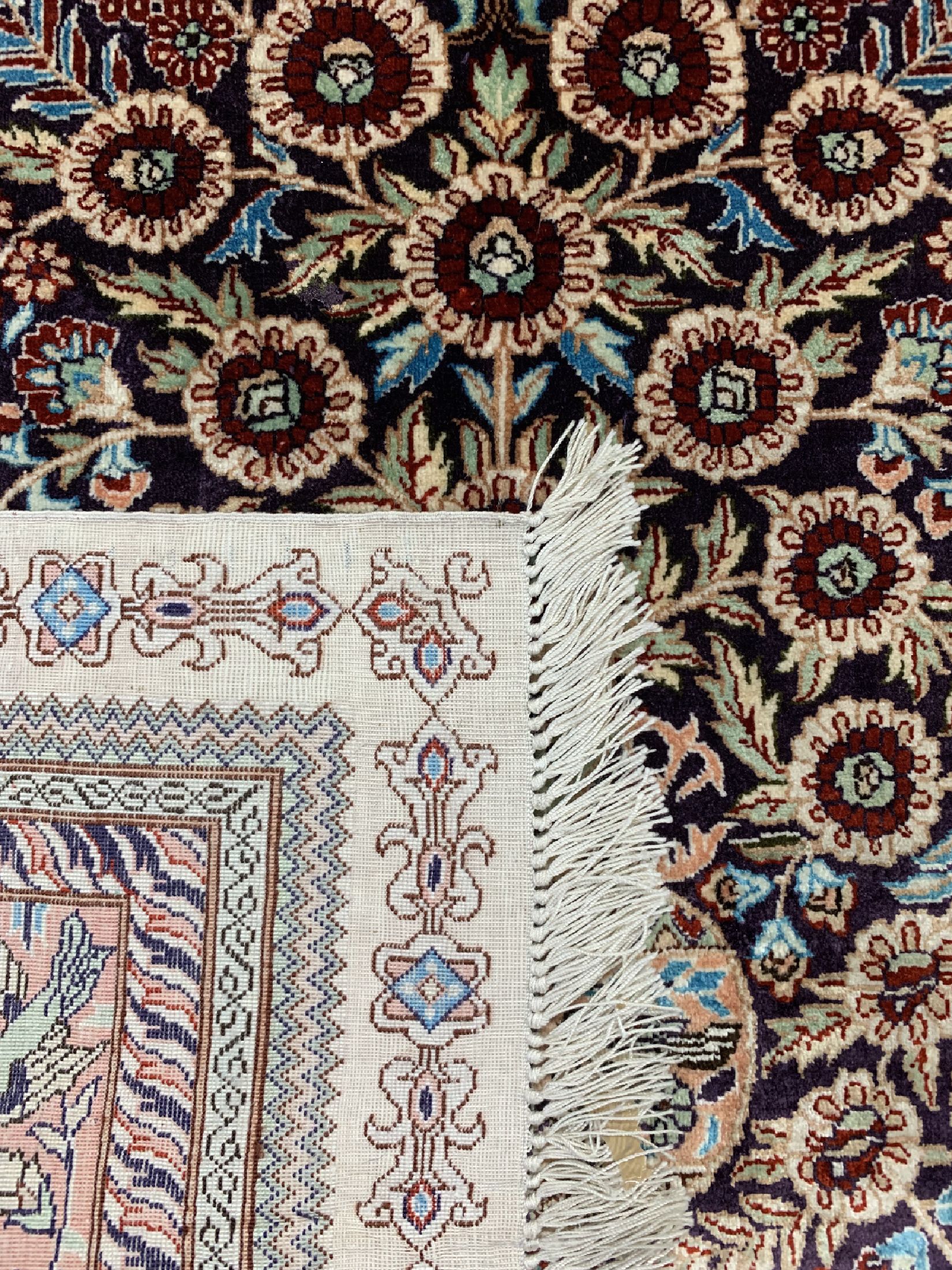 Detail e: Hereke Seide, China, ca. 50 Jahre, reine Naturseide, ca. 153 x 92 cm, ca. 1,0 Mio. Kn/qm, EHZ: 1-2