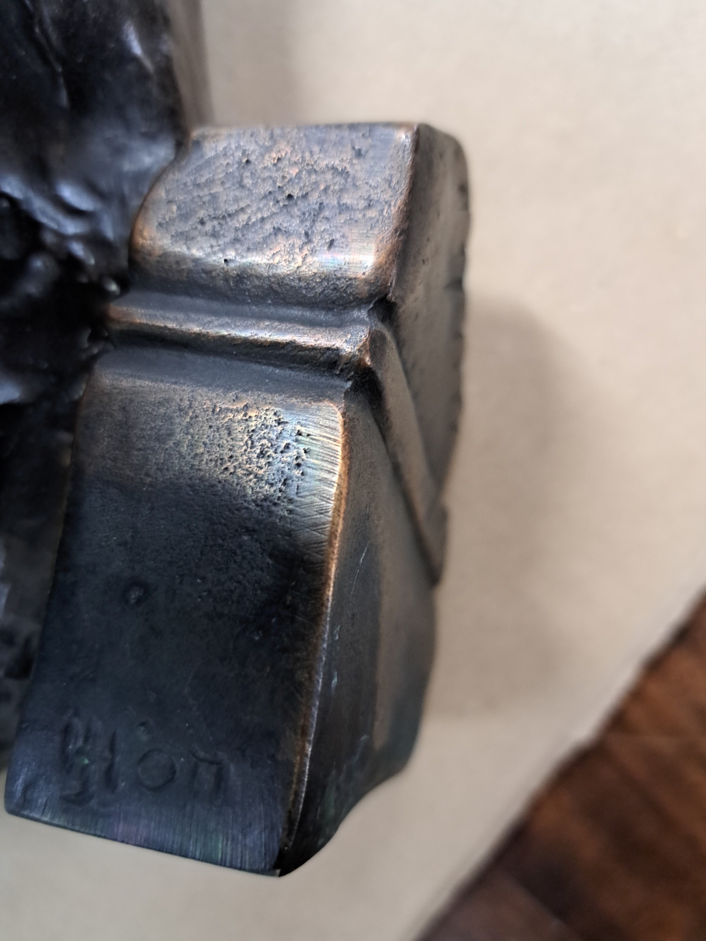 Detail c: Hans-Jürgen Hiby, geb. 1957, Visionär, Bronzeskulptur, monogr., num. 4/20, H. ca. 9cm