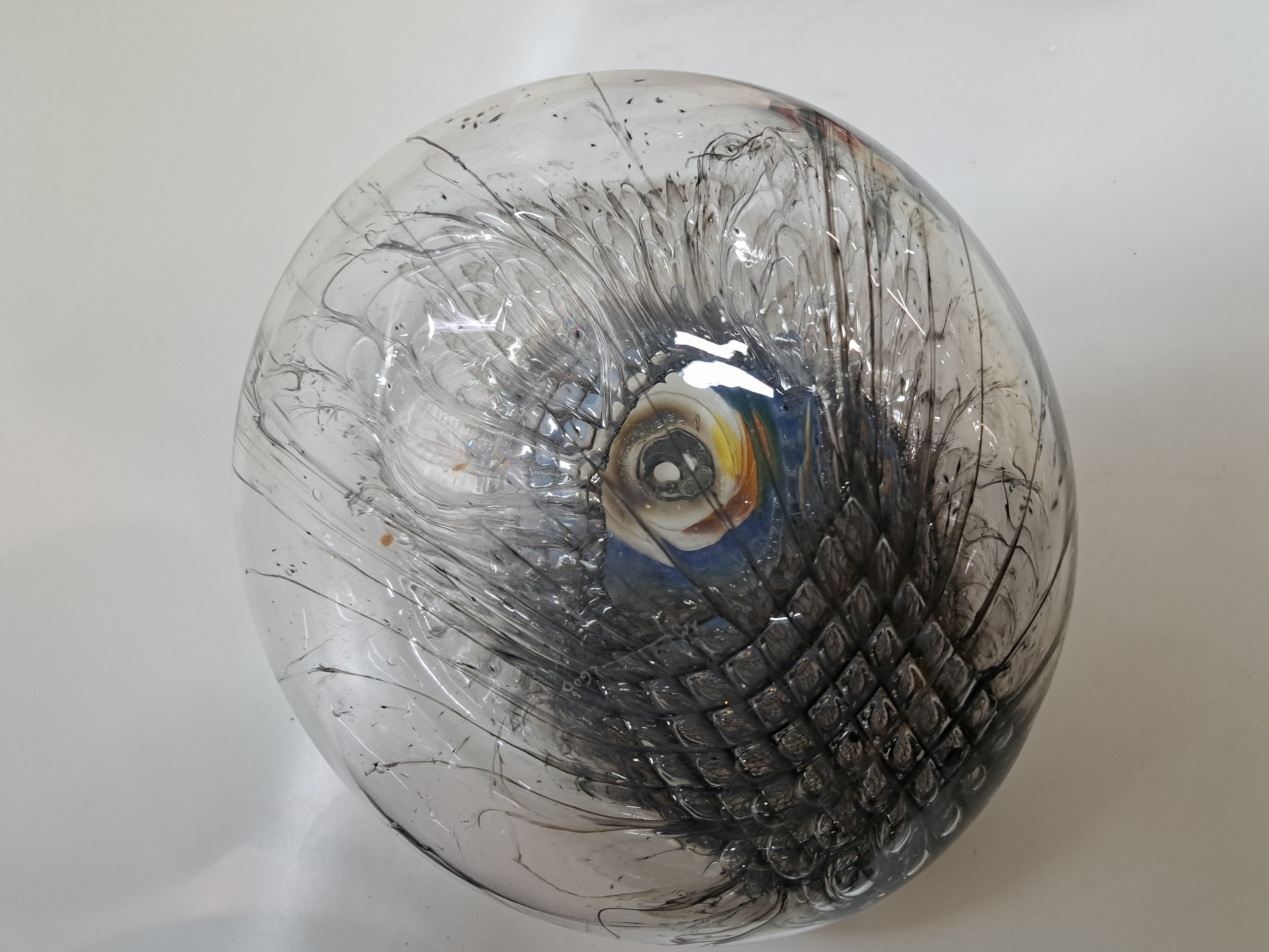 Detail h: Glasobjekt von Jörg F. Zimmermann, geb.1940 Uhlingen bei Göttingen,lebt und arbeitet in Stuttgart, seit 1976 Dozent für Glasgestaltung an der ...