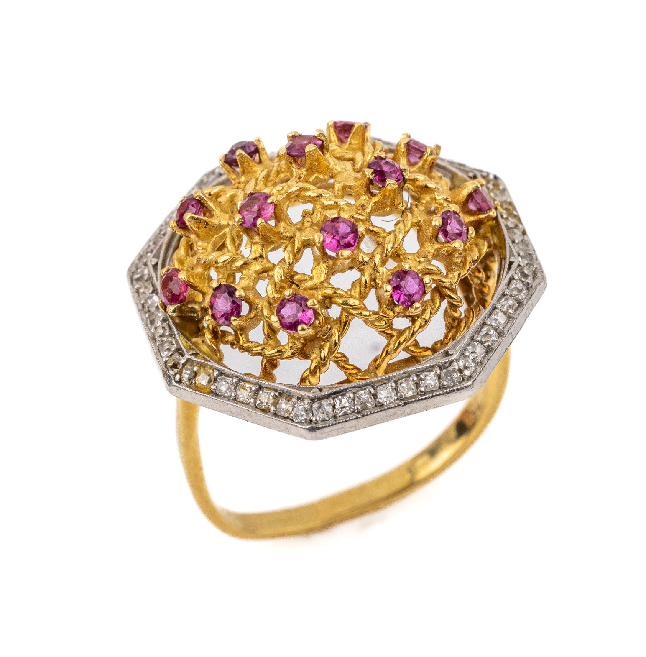 18 kt Gold Rubin-Diamant-Ring, GG/WG 750/000, 14 rundfacett. Rubine zus. ca. 0.44 ct, ca. 56 Diamanten zus. ca. 0.28 ct Weiß/p, ca. 7.4 g, RW 54