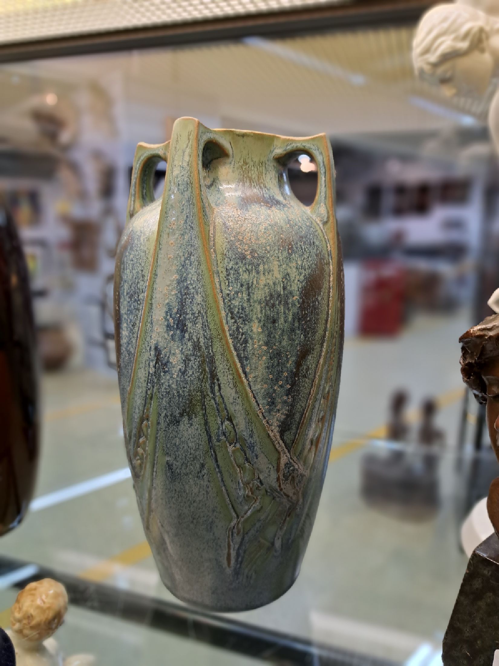 Detail b: Vier Jugendstilvasen, Frankreich, um 1900, 1. Danbac, mit vier Henkeln, grünlich- blaue Laufglasur, H. ca. 24 cm, 2. Vase Auguste Delaherche, ...