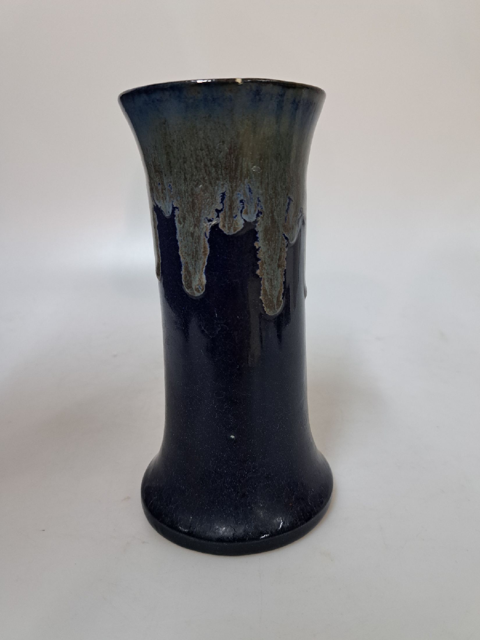 Detail l: Vier Jugendstilvasen, Frankreich, um 1900, 1. Danbac, mit vier Henkeln, grünlich- blaue Laufglasur, H. ca. 24 cm, 2. Vase Auguste Delaherche, ...