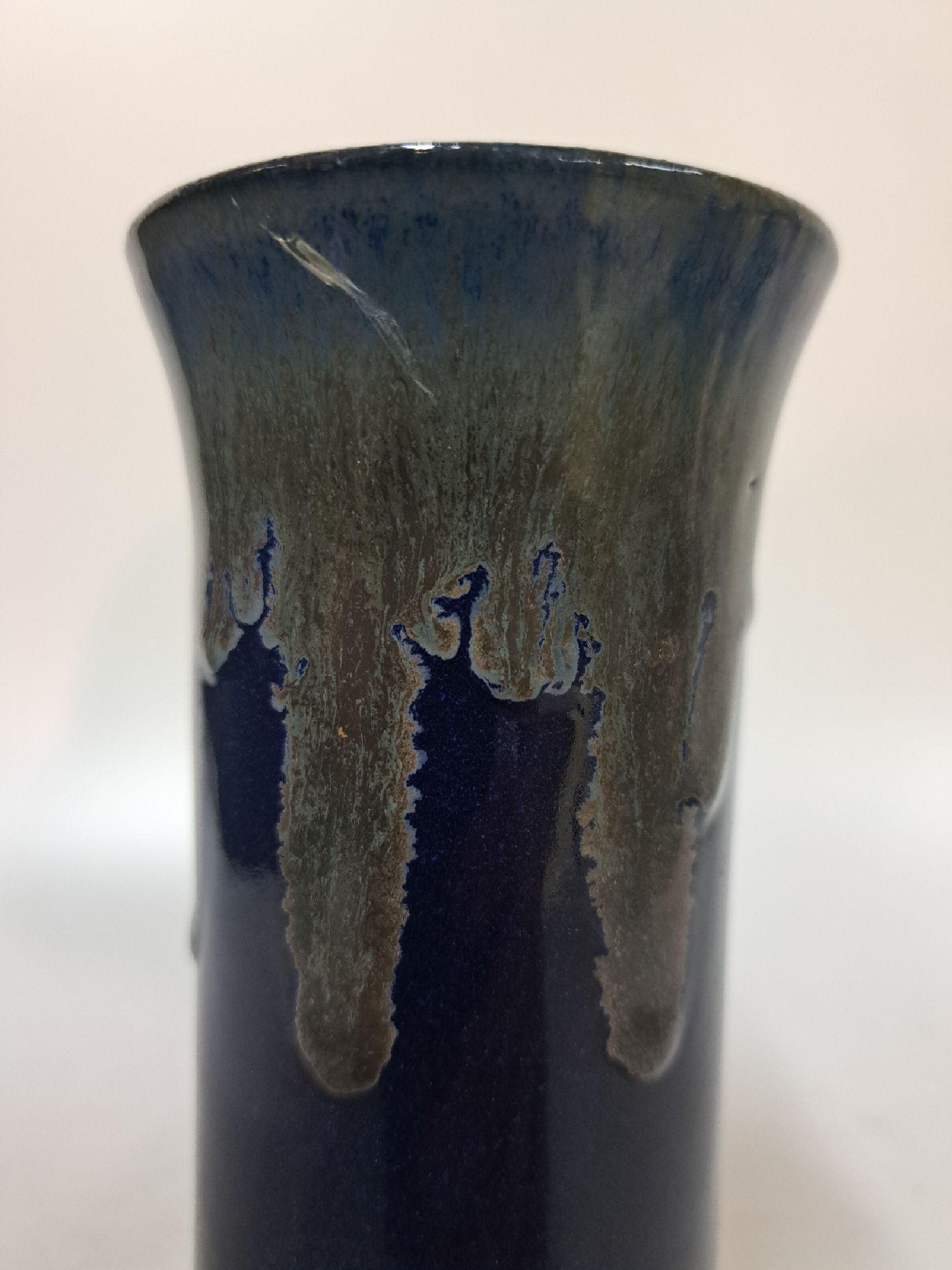 Detail n: Vier Jugendstilvasen, Frankreich, um 1900, 1. Danbac, mit vier Henkeln, grünlich- blaue Laufglasur, H. ca. 24 cm, 2. Vase Auguste Delaherche, ...