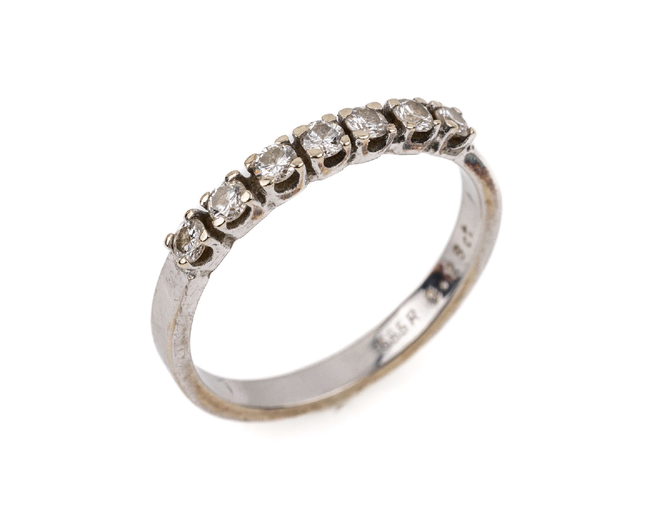 14 kt Gold Brillant-Ring, WG 585/000, 7 Brillanten zus. ca. 0.28 ct Weiß/p1, ca. 1.8 g, RW 51