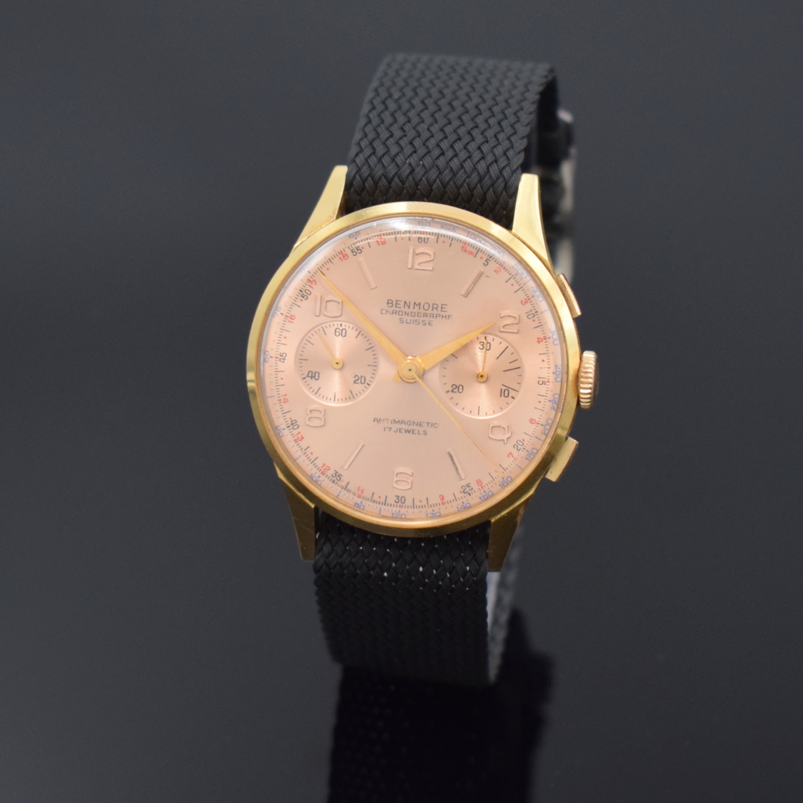 BENMORE / CHRONOGRAPHE SUISSE Herrenchronograph in RG 750/000, Schweiz um 1950, Handaufzug, Boden aufgedr., kupferfarb. Zifferbl. m. gold. Std.-Ind. ...