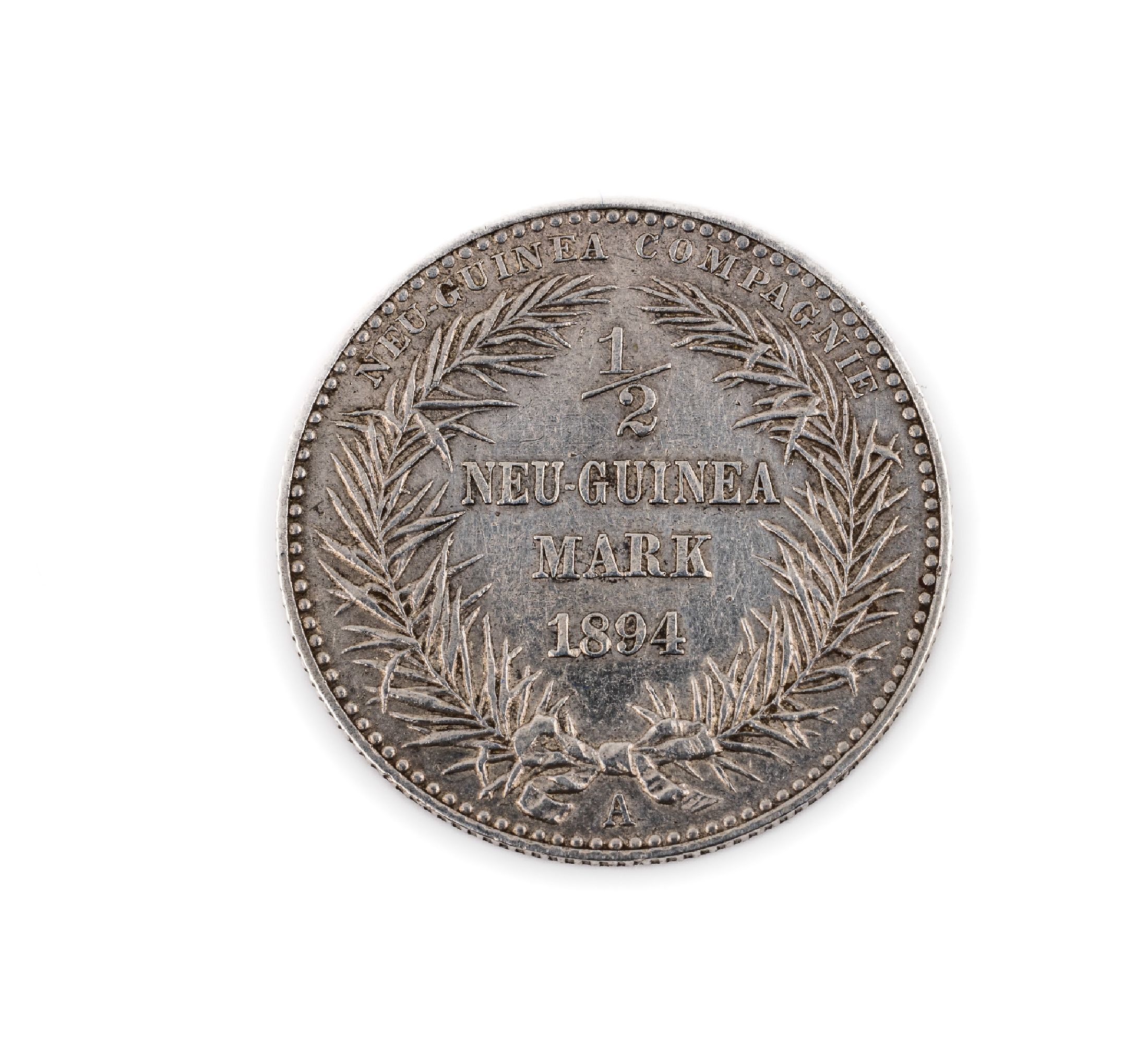Detail a: Silbermünze 1/2 Neu-Guinea Mark, 1894, AV: 1/2 Neu-Guinea Mark, Bambuszweig, Neu-Guinea Compagnie, RV: Paradiesvogel