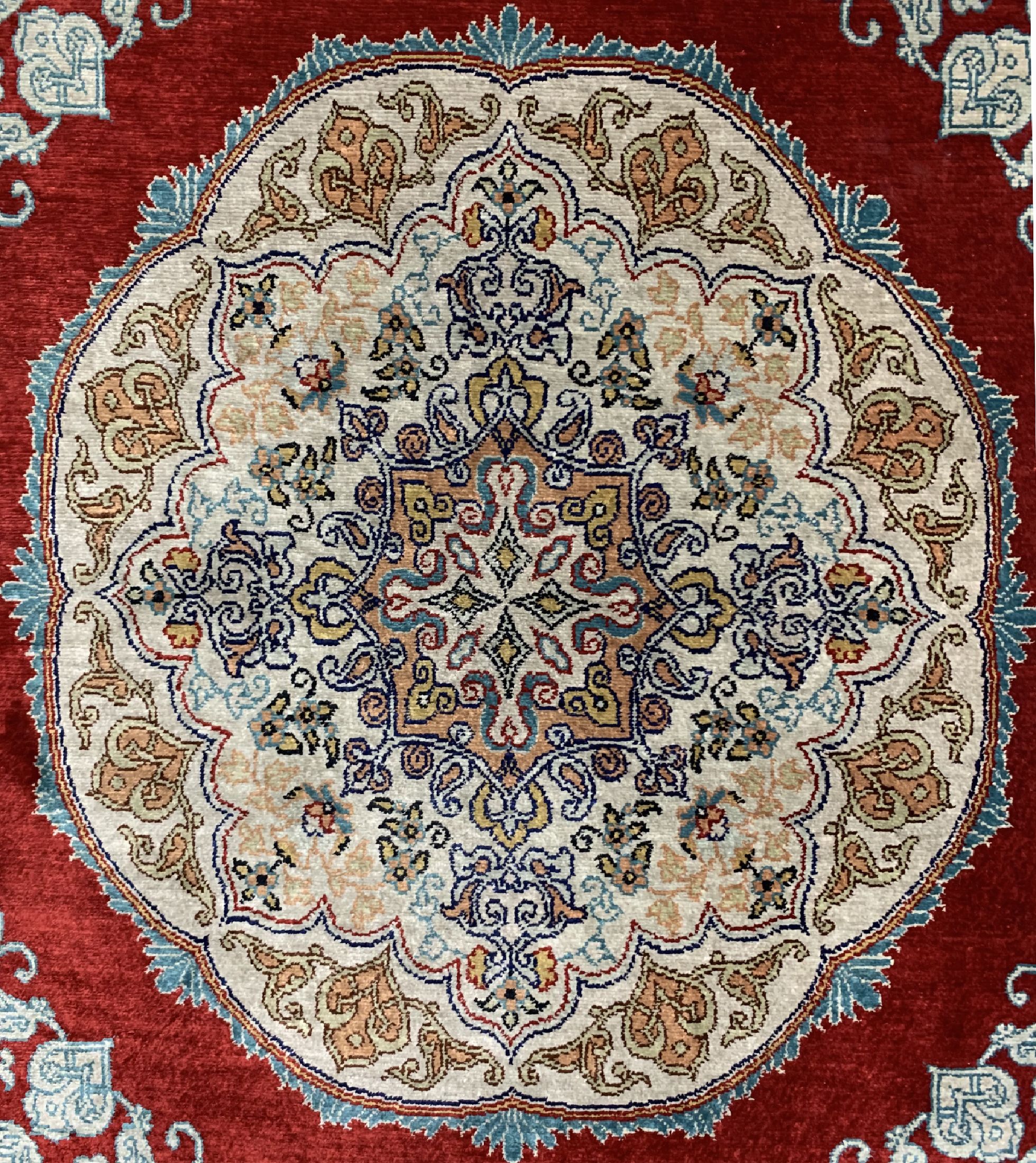 Detail b: Kayseri Seide alt, Türkei, um 1950, reine Naturseide, ca. 75 x 62 cm, EHZ: 2
