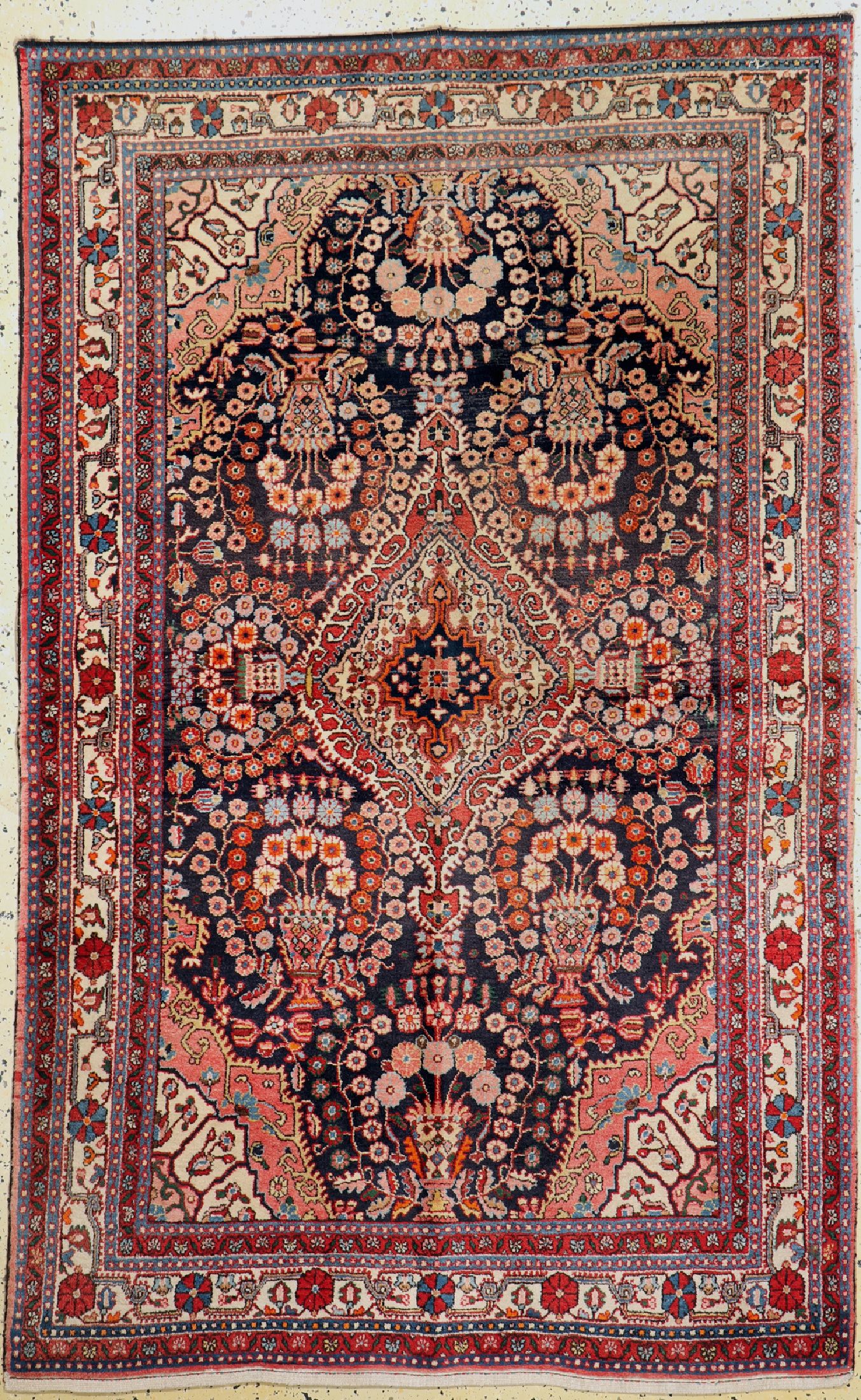 Sarogh alt, Persien, um 1950, Wolle auf Baumwolle, ca. 205 x 130 cm, leicht verblaßt, EHZ: 2