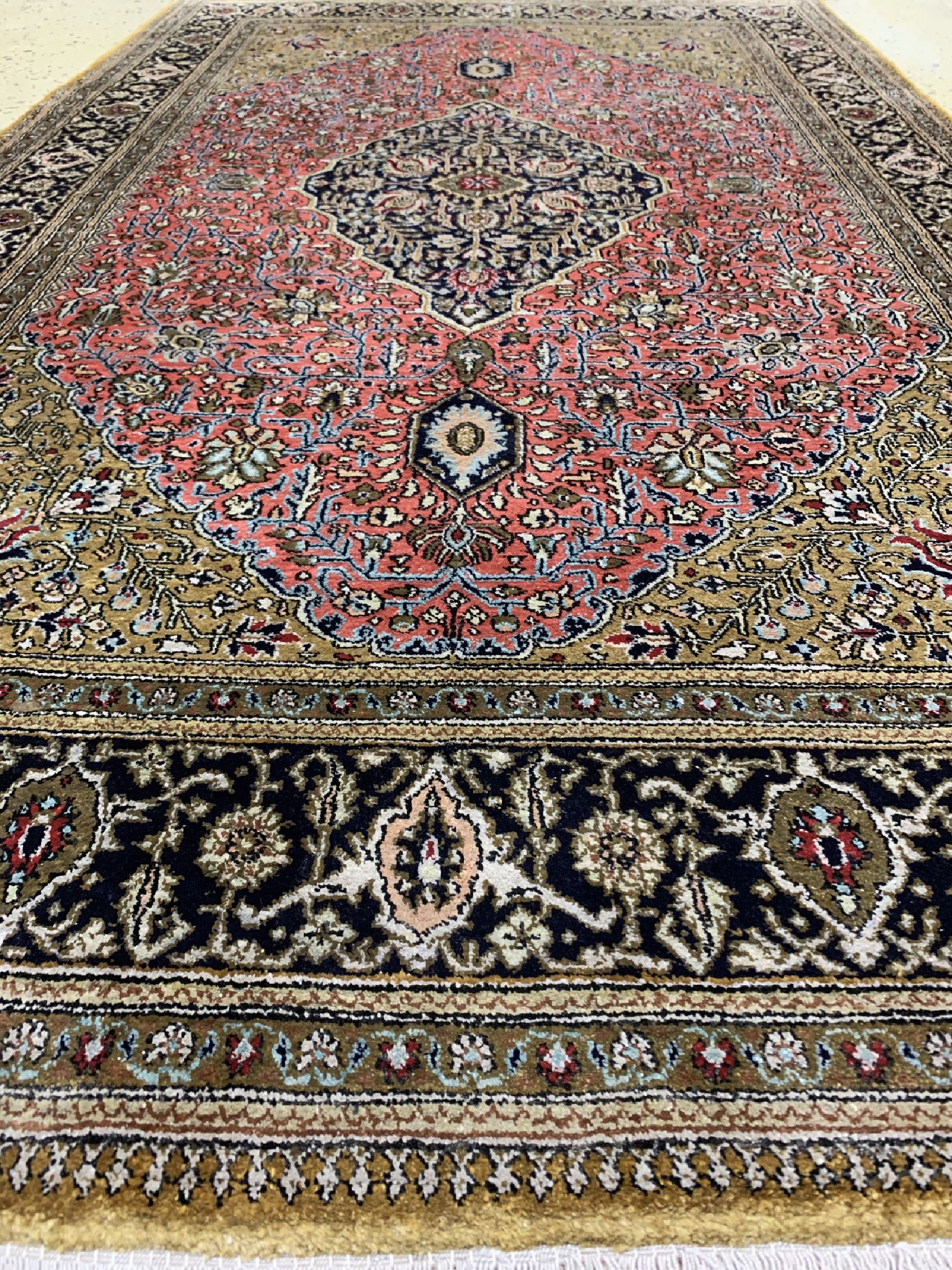 Detail b: Ghom Seide, Persien, um 1950, reine Naturseide, ca. 185 x 107 cm, EHZ: 2