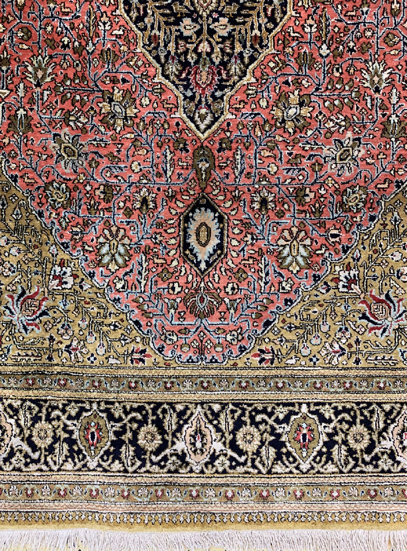 Detail d: Ghom Seide, Persien, um 1950, reine Naturseide, ca. 185 x 107 cm, EHZ: 2