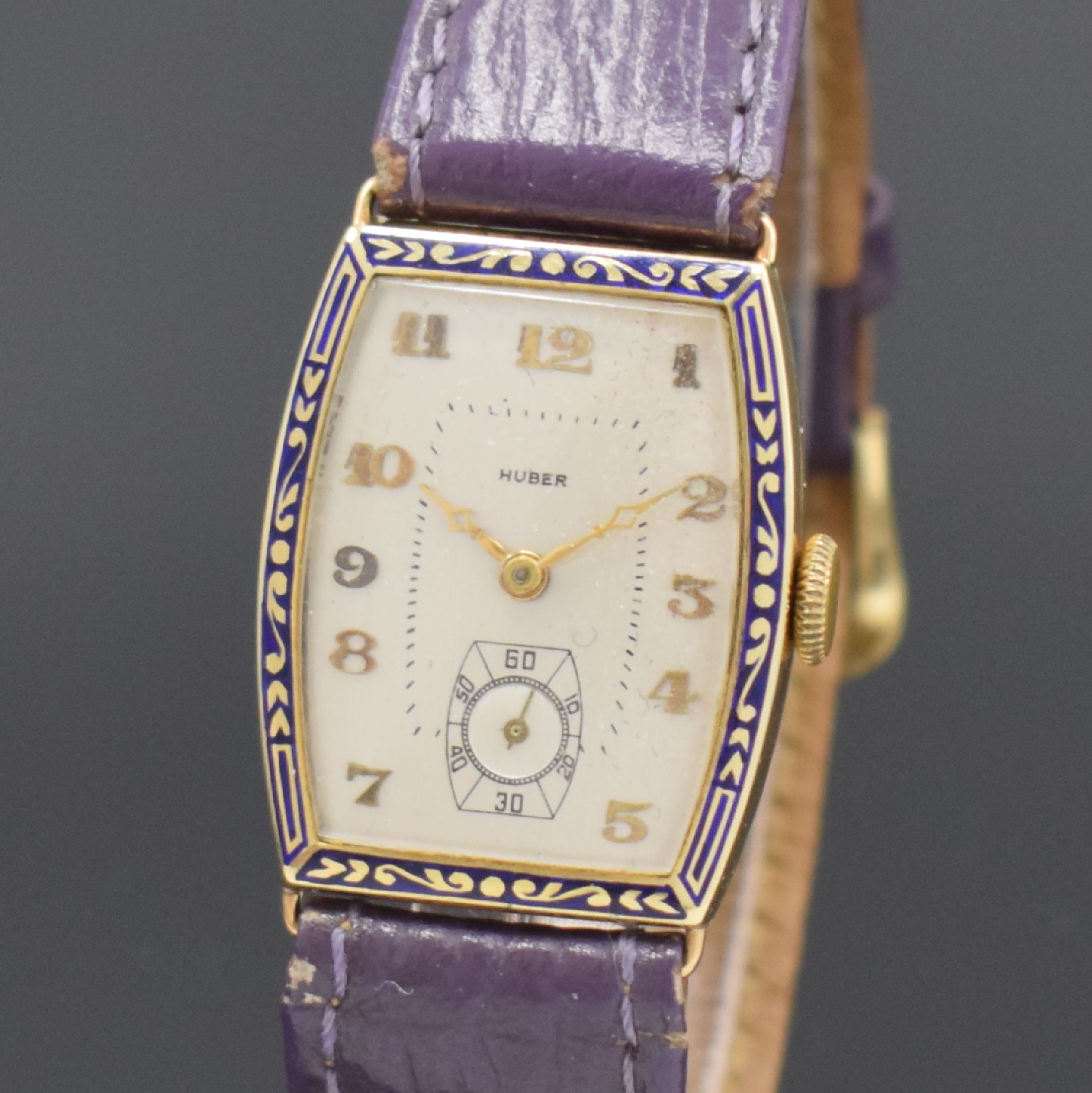 Detail a: HUBER Armbanduhr in GG 585/000, Schweiz um 1925, Handaufzug, emaill. Scharniergeh., silb. Zifferbl. m. arab. Zahlen, gold. Zeiger, kl. Sek. b. 6, ...