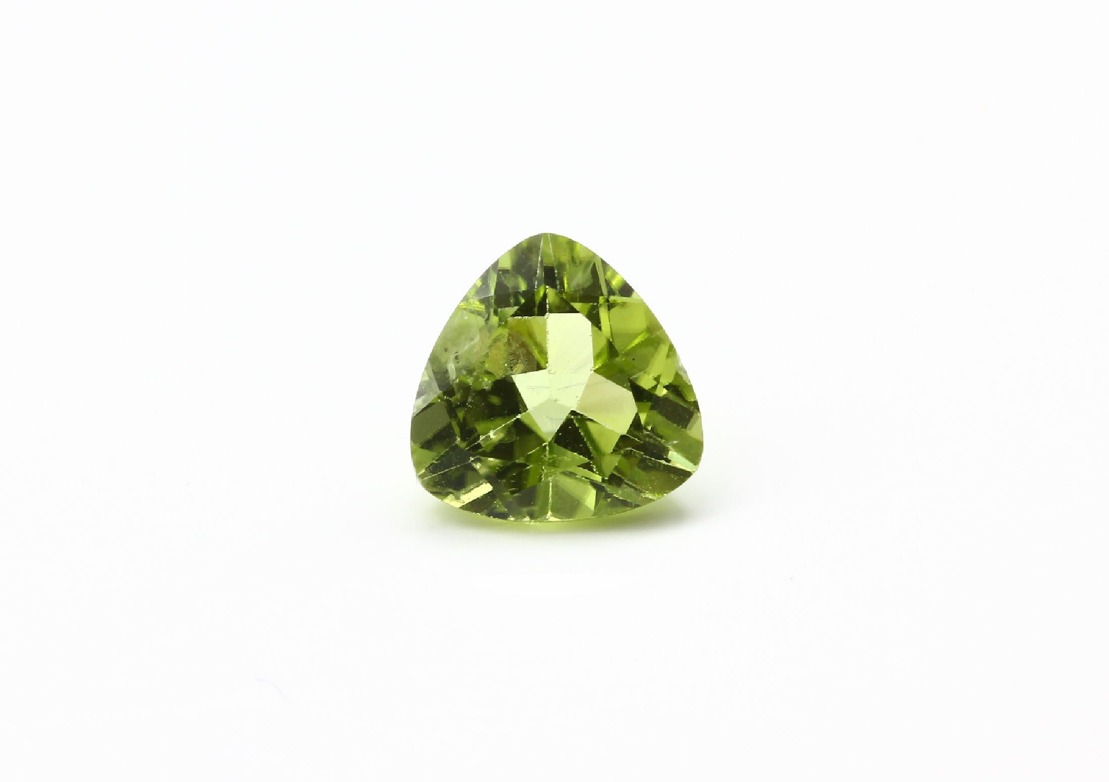 Detail a: Lot 4 lose Peridots, ca. 10.78 ct, facett. Triangeln