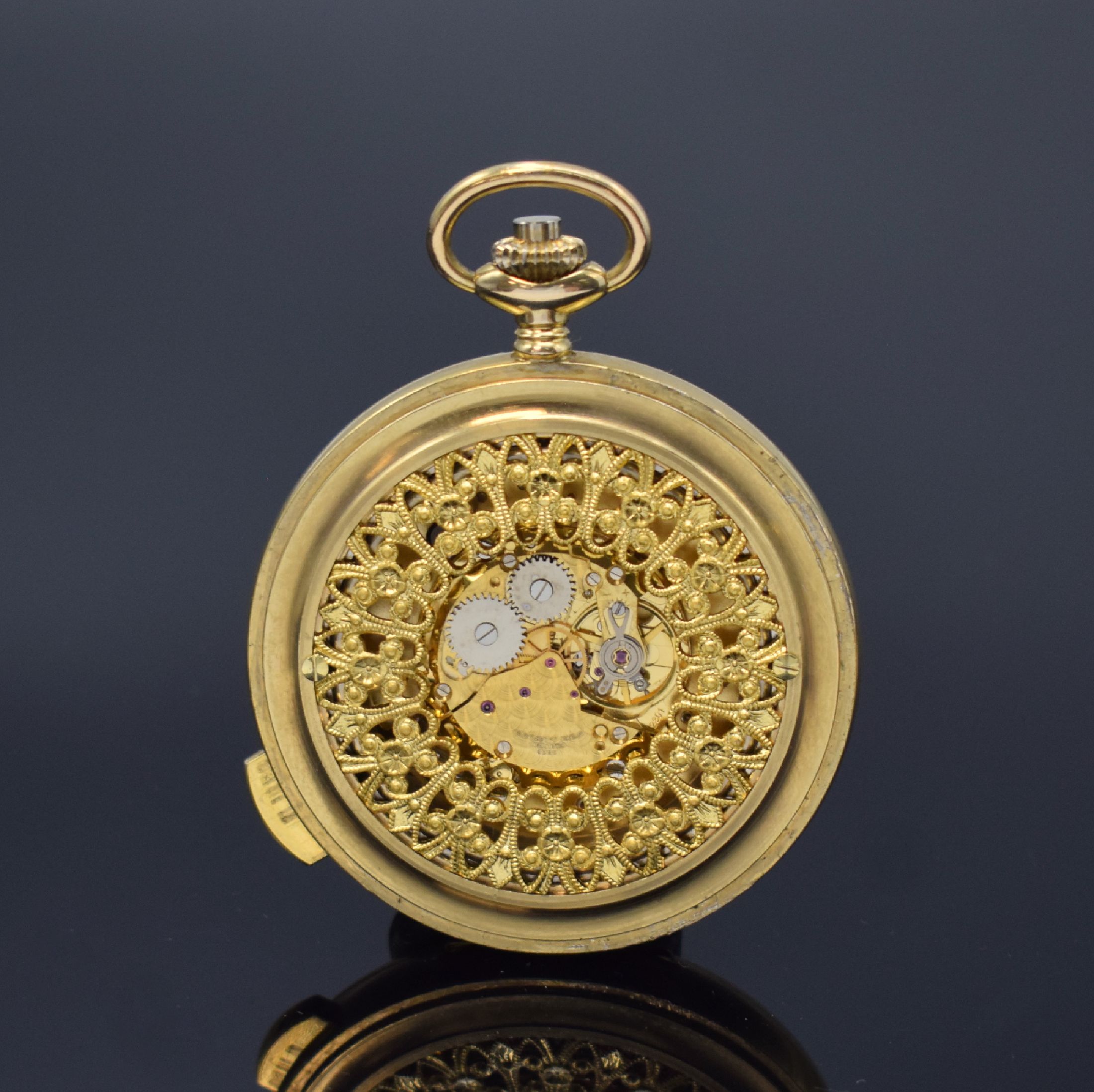 Detail c: AERO WATCH Neuchatel vergoldete Savonette mit 5 Minutenrepetition, Schweiz 1970er Jahre, guill. Boden aufgedr., floral grav. Sprungdeckel m. ...