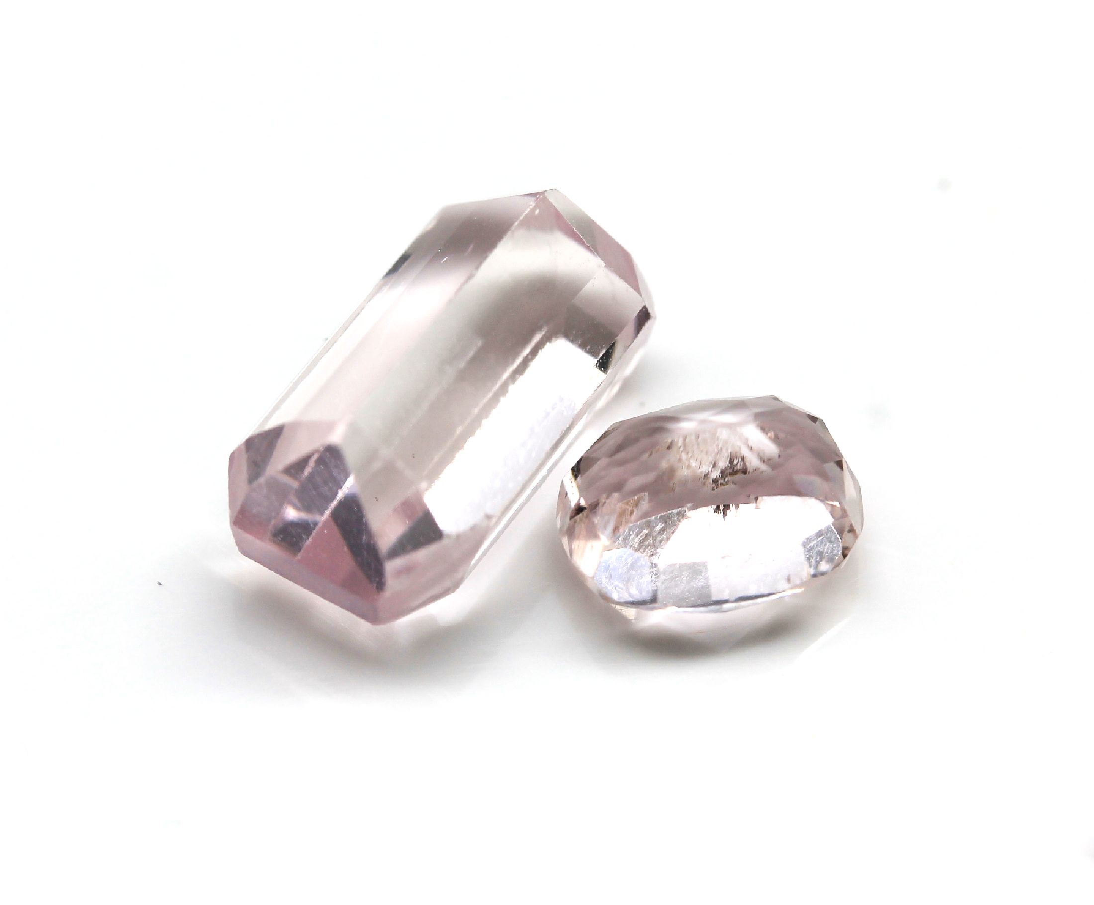 Detail b: Lot 13 lose Kunzite, ca. 52.0 ct, versch. Größen und Schliffformen