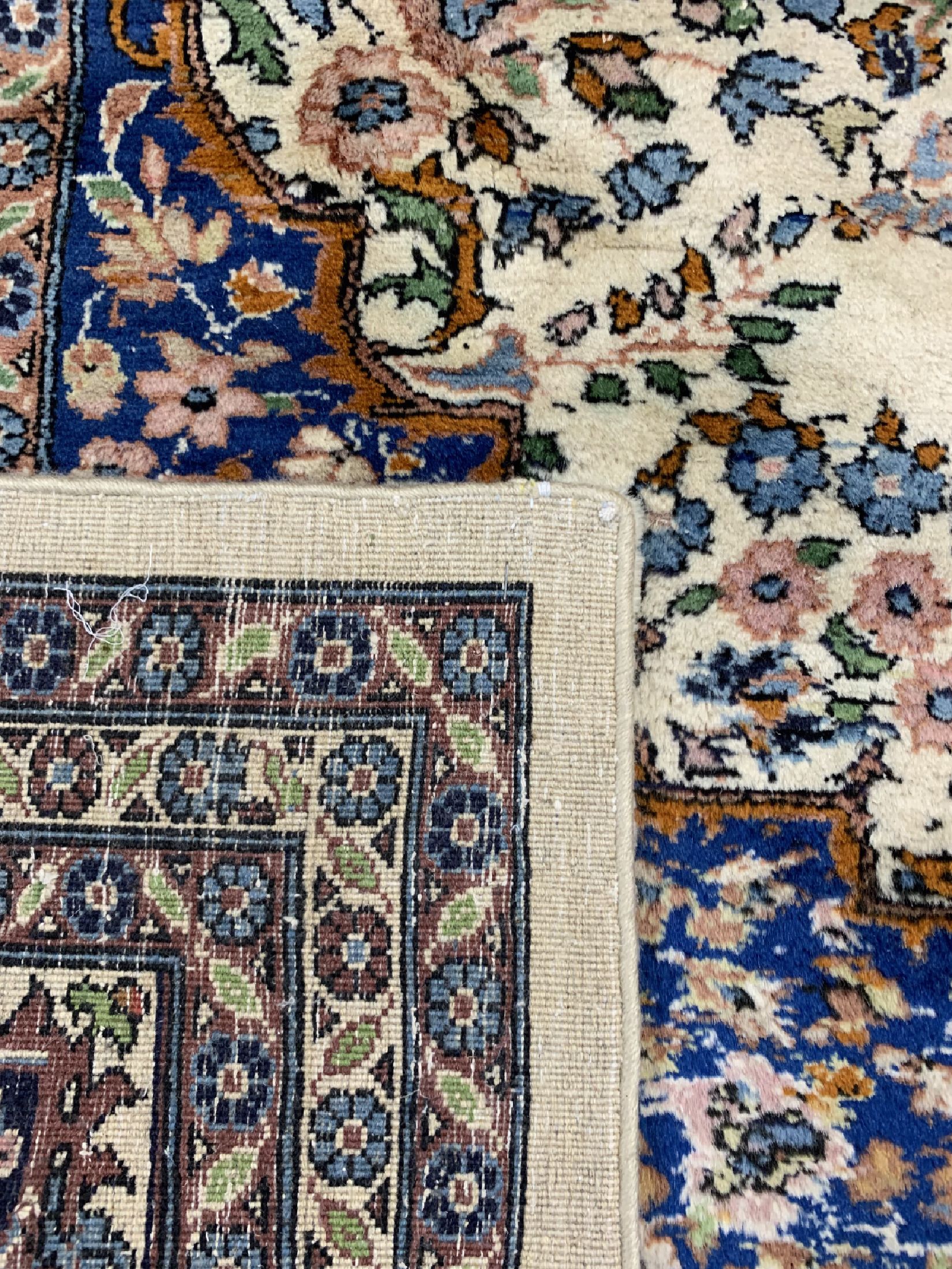 Detail d: Lahor fein, Pakistan, ca. 40 Jahre, Wolle auf Baumwolle, ca. 264 x 180 cm, gereinigt, EHZ: 1-2