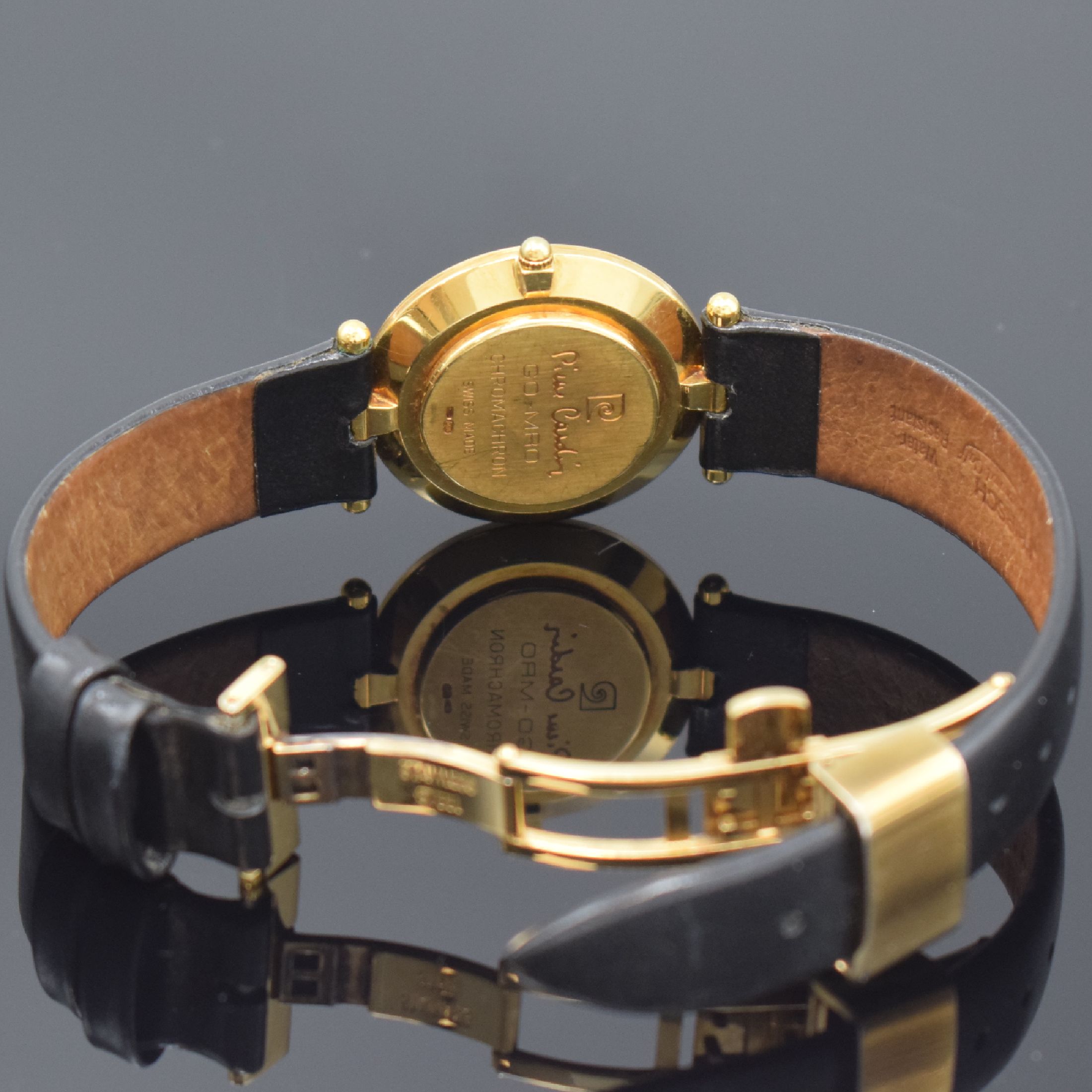 Detail d: PIERRE CARDIN Armbanduhr in GG 750/000, Schweiz um 1990, quarz, 2-teil. Gehäuse, Boden aufgedr., 2-farb. Zifferbl. m. röm. Zahlen, gold. Zeiger, D. ...