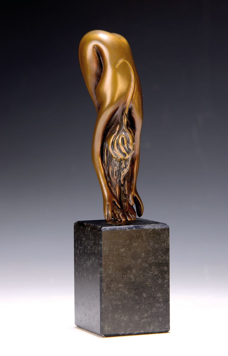 Bruno Bruni, geb. 1935 Gradara/Italien, Bronzeplastik, "Vignetta", signiert, Ed. 642/750, Steinsockel, Gesamth. ca. 23.5cm