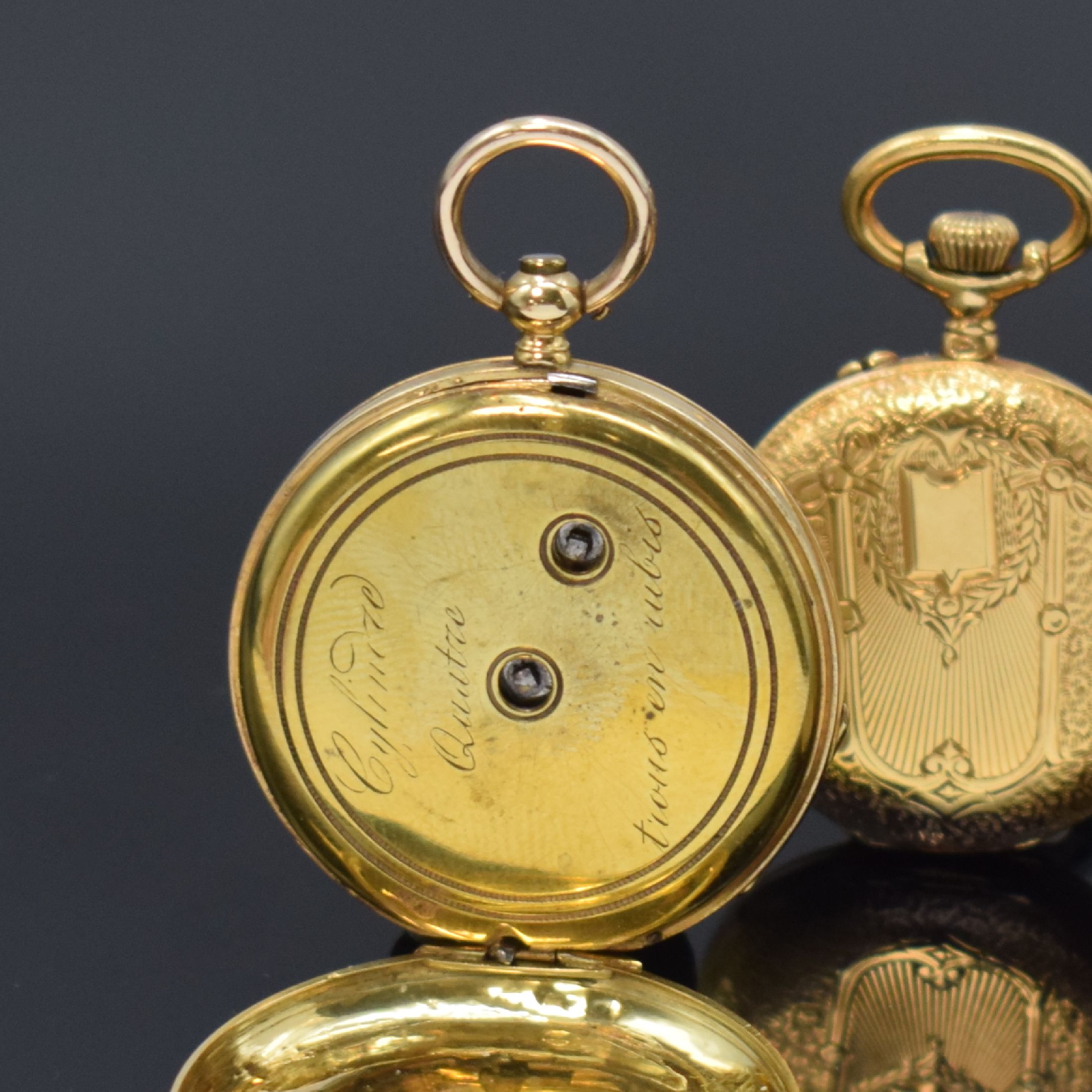 Detail d: 3 Offene Taschenuhren in GG und RG, Schweiz um 1870/1900, dell. Geh. in 333/000, 585/000 u. 750/000 floral grav., alle Metallcuvette, ...