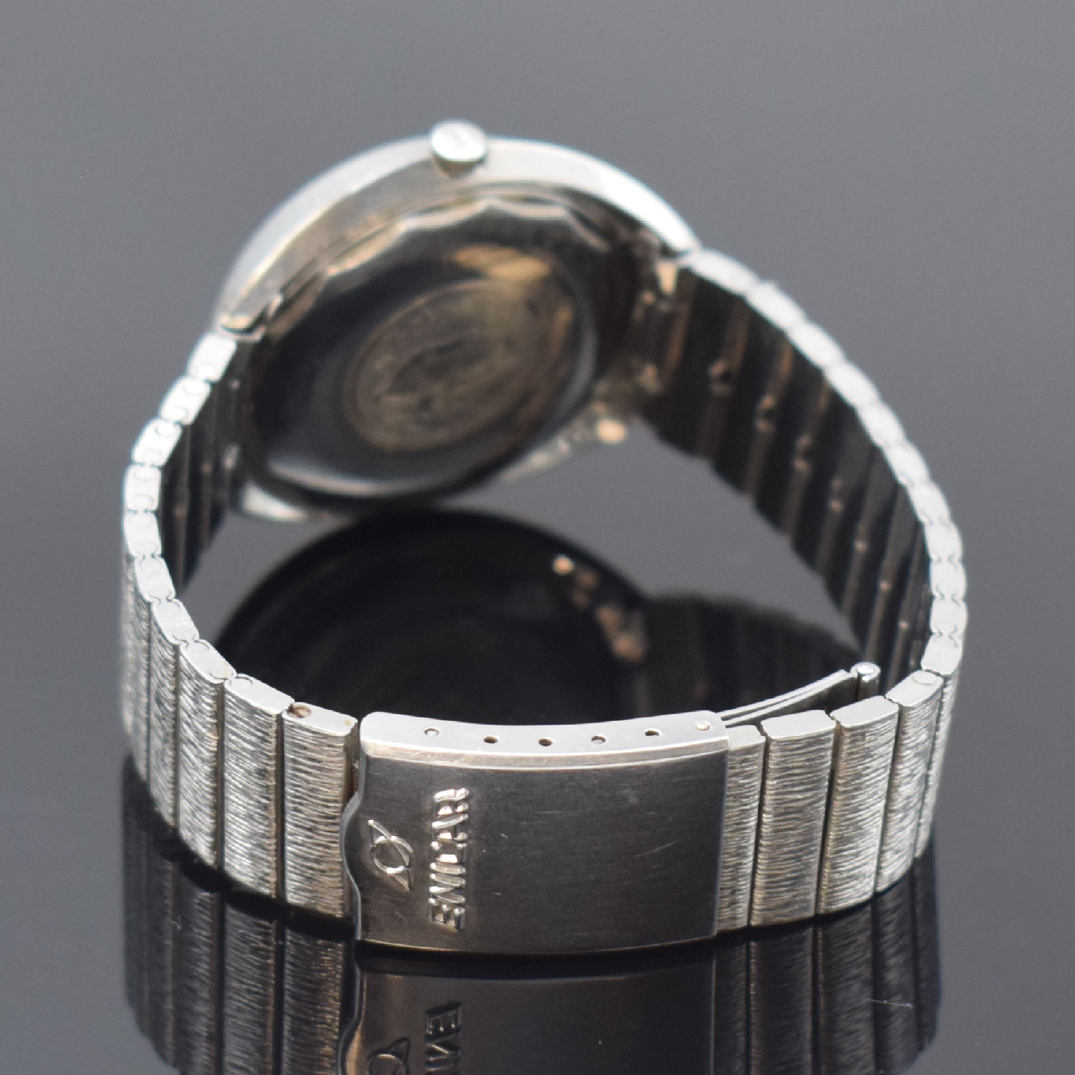 Detail b: ENICAR SHERPA Star Armbanduhr Referenz 2342, Schweiz um 1965, Automatik, Edelstahlgeh., Boden verschr., orig. Stahlband, silb. Zifferbl. m. aufges. ...
