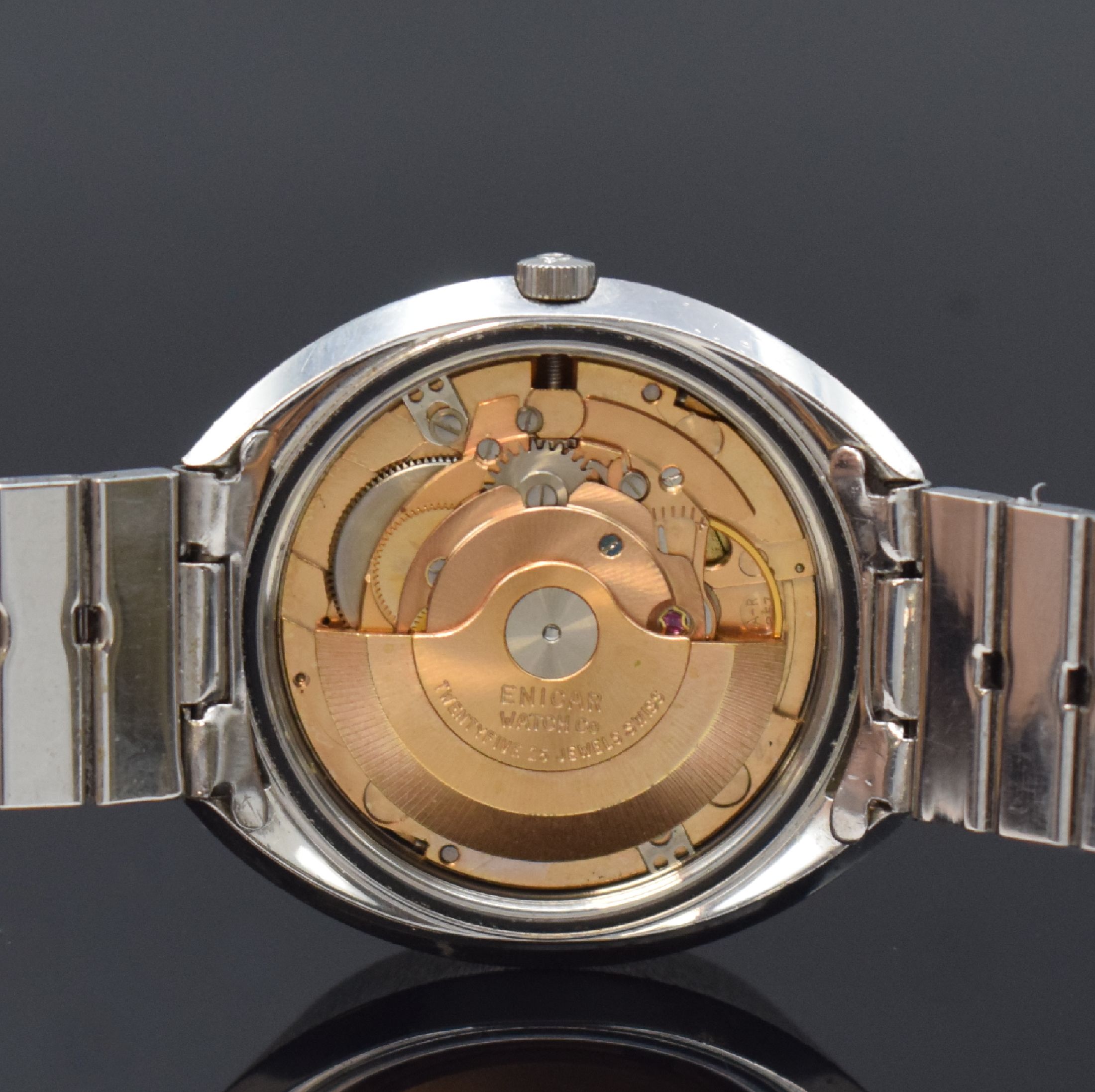 Detail e: ENICAR SHERPA Star Armbanduhr Referenz 2342, Schweiz um 1965, Automatik, Edelstahlgeh., Boden verschr., orig. Stahlband, silb. Zifferbl. m. aufges. ...