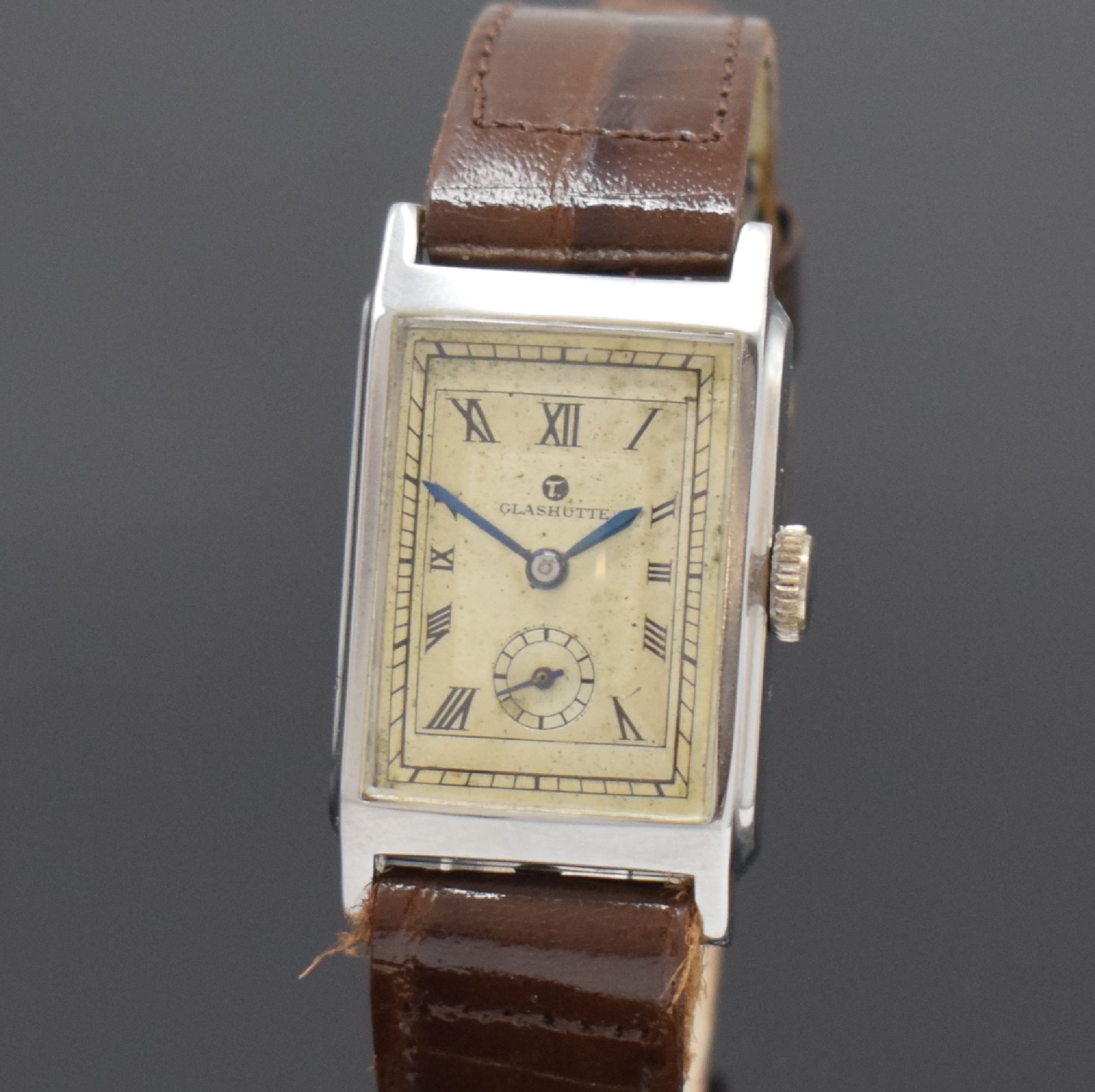 Detail a: TUTIMA GLASHÜTTE Armbanduhr mit Kaliber Urofa 58 in Stahl, Deutschland um 1935, Handaufzug, rechteck. Geh., Boden aufgedr., silb. Zifferbl. ...