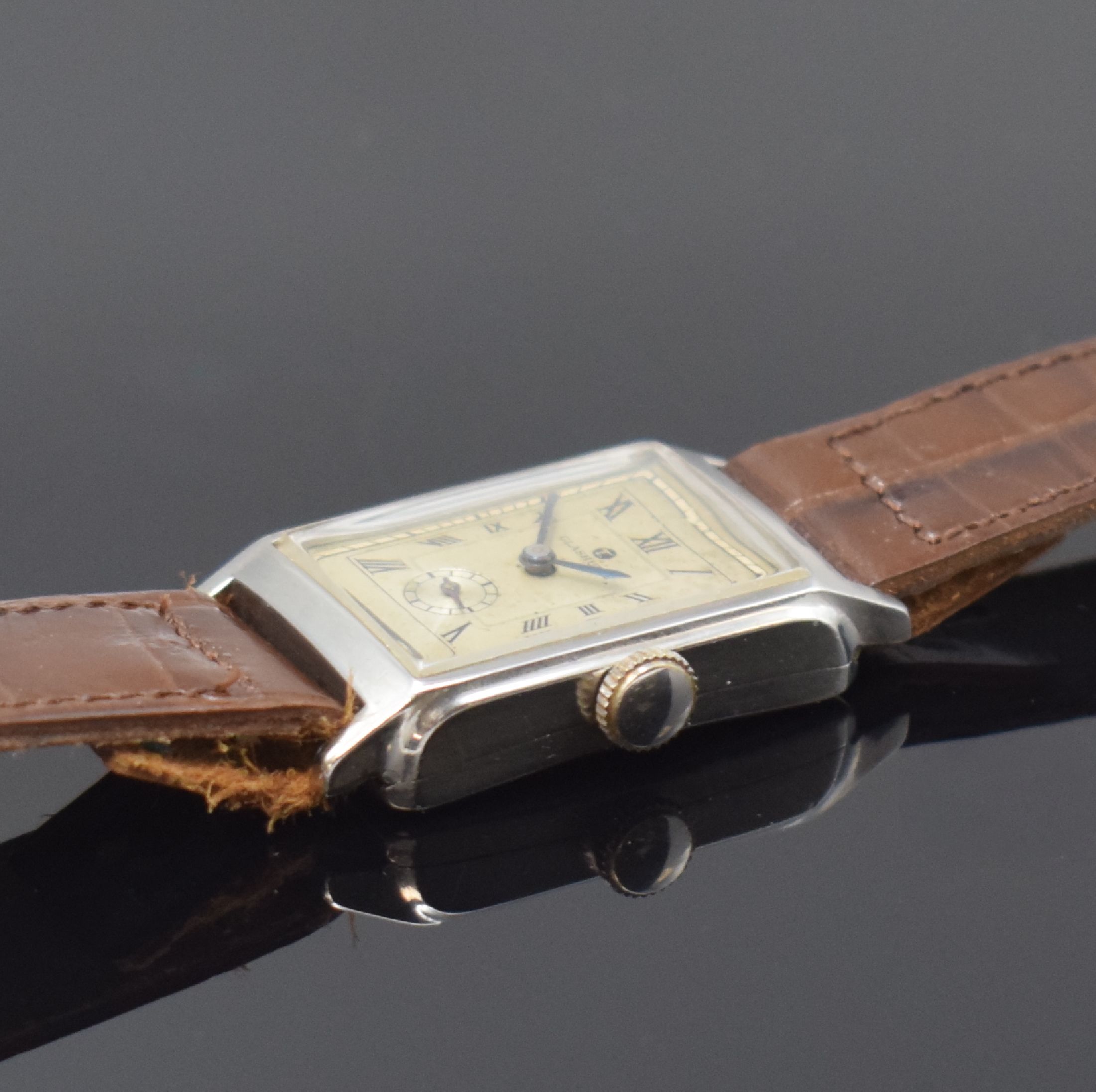 Detail b: TUTIMA GLASHÜTTE Armbanduhr mit Kaliber Urofa 58 in Stahl, Deutschland um 1935, Handaufzug, rechteck. Geh., Boden aufgedr., silb. Zifferbl. ...