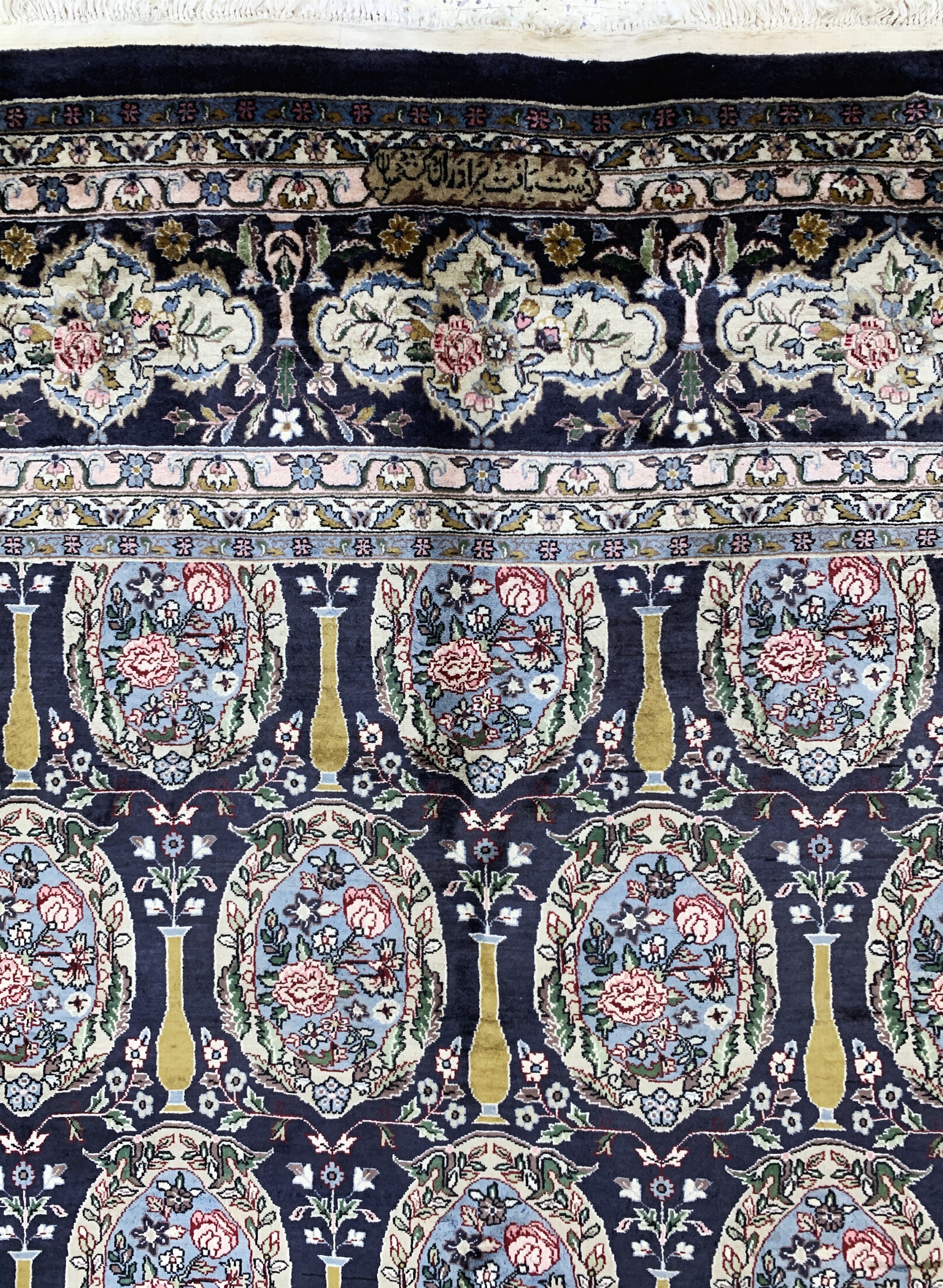 Detail g: Kaschmir Kork fein signiert, Indien, Mitte 20.Jhd, Korkwolle auf Baumwolle, ca. 395 x 283cm, EHZ: 1-2