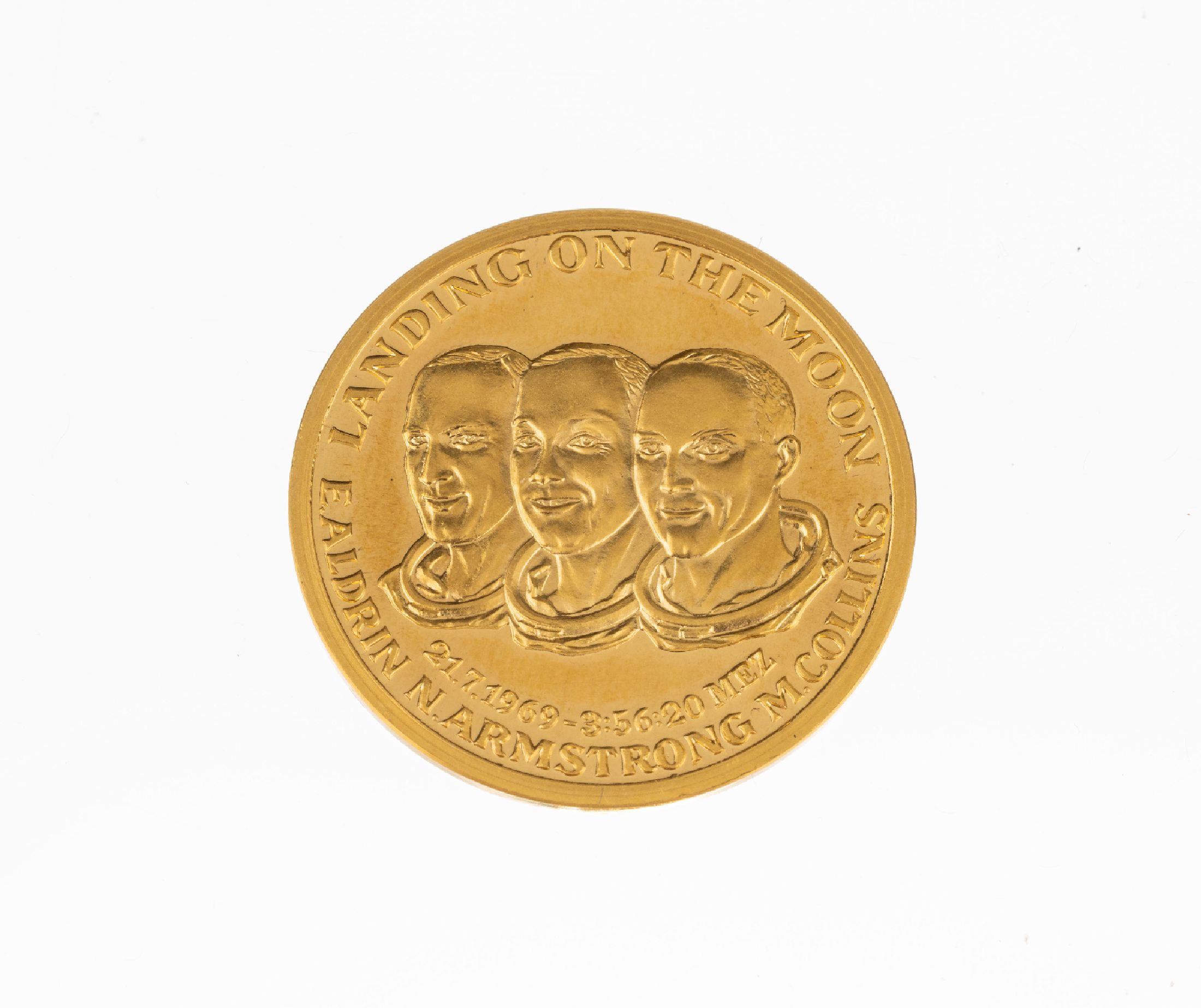 Goldmedaille "Mondlandung", Feingold 999, AV: Landing on the moon, E.Aldrin, N.Armstrong, M.Collins mit Portraits, RV: Armstrong und ...