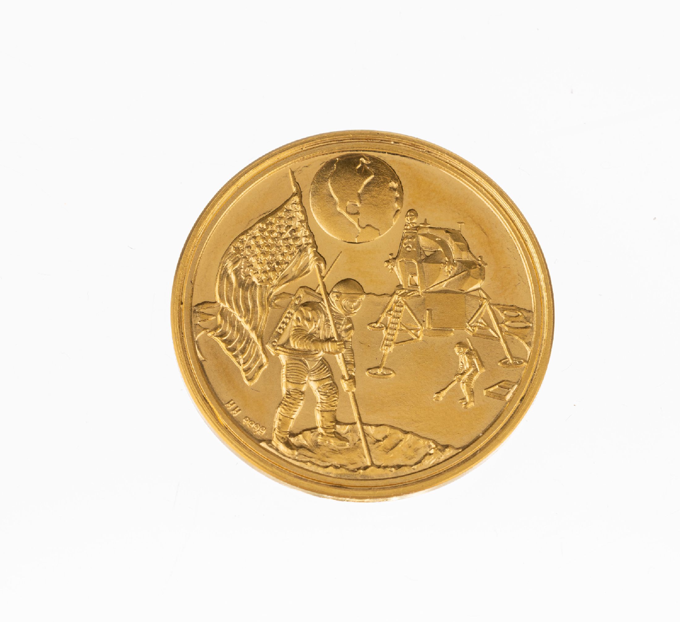 Detail a: Goldmedaille "Mondlandung", Feingold 999, AV: Landing on the moon, E.Aldrin, N.Armstrong, M.Collins mit Portraits, RV: Armstrong und ...