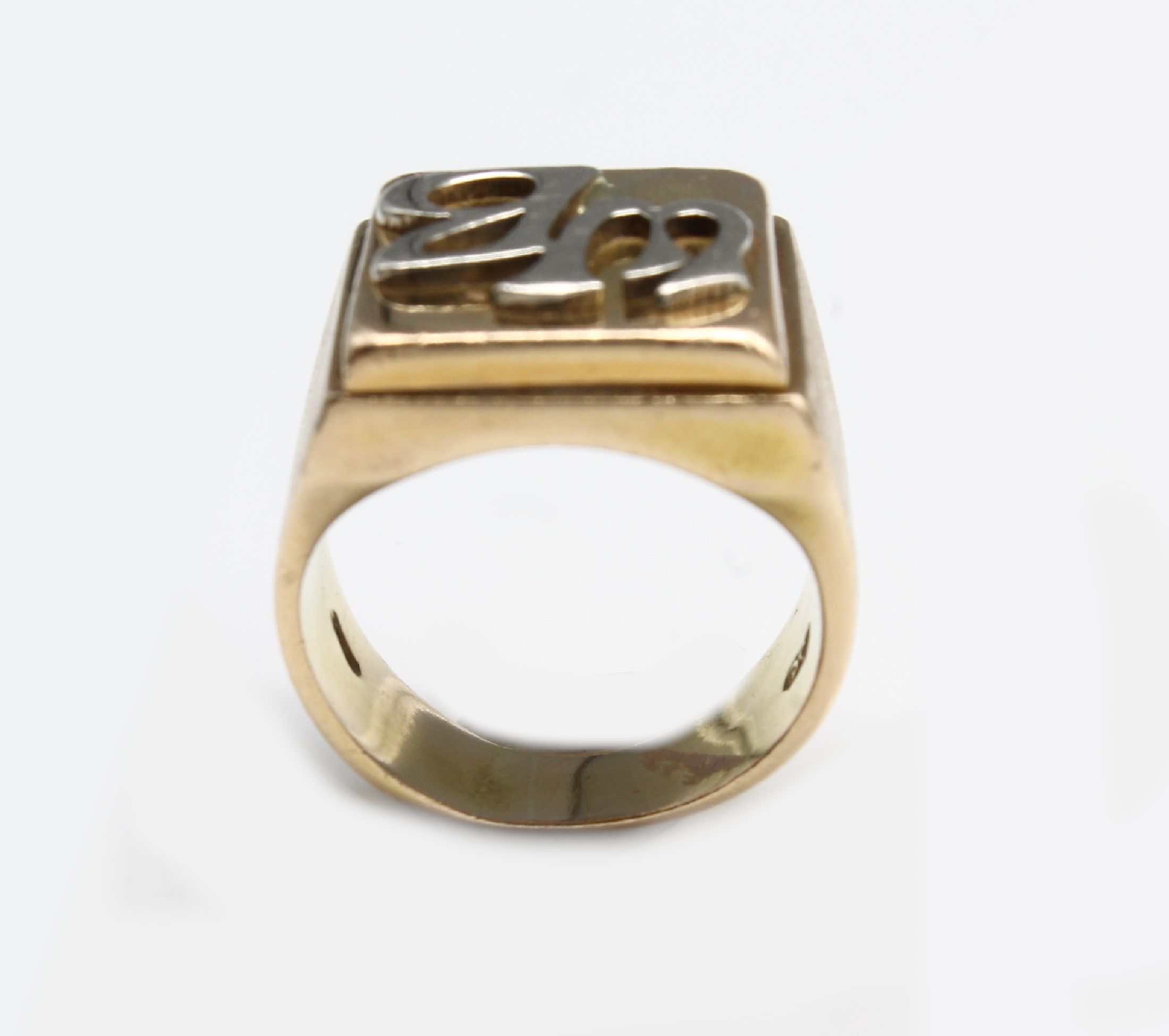 Detail d: 18 kt Gold Herrenring, GG/WG 750/000, schwere massive Ausführung, Ringkopf mit aufgelegtem Monogramm "WB" in WG, RW 59, ca. 24.5 g