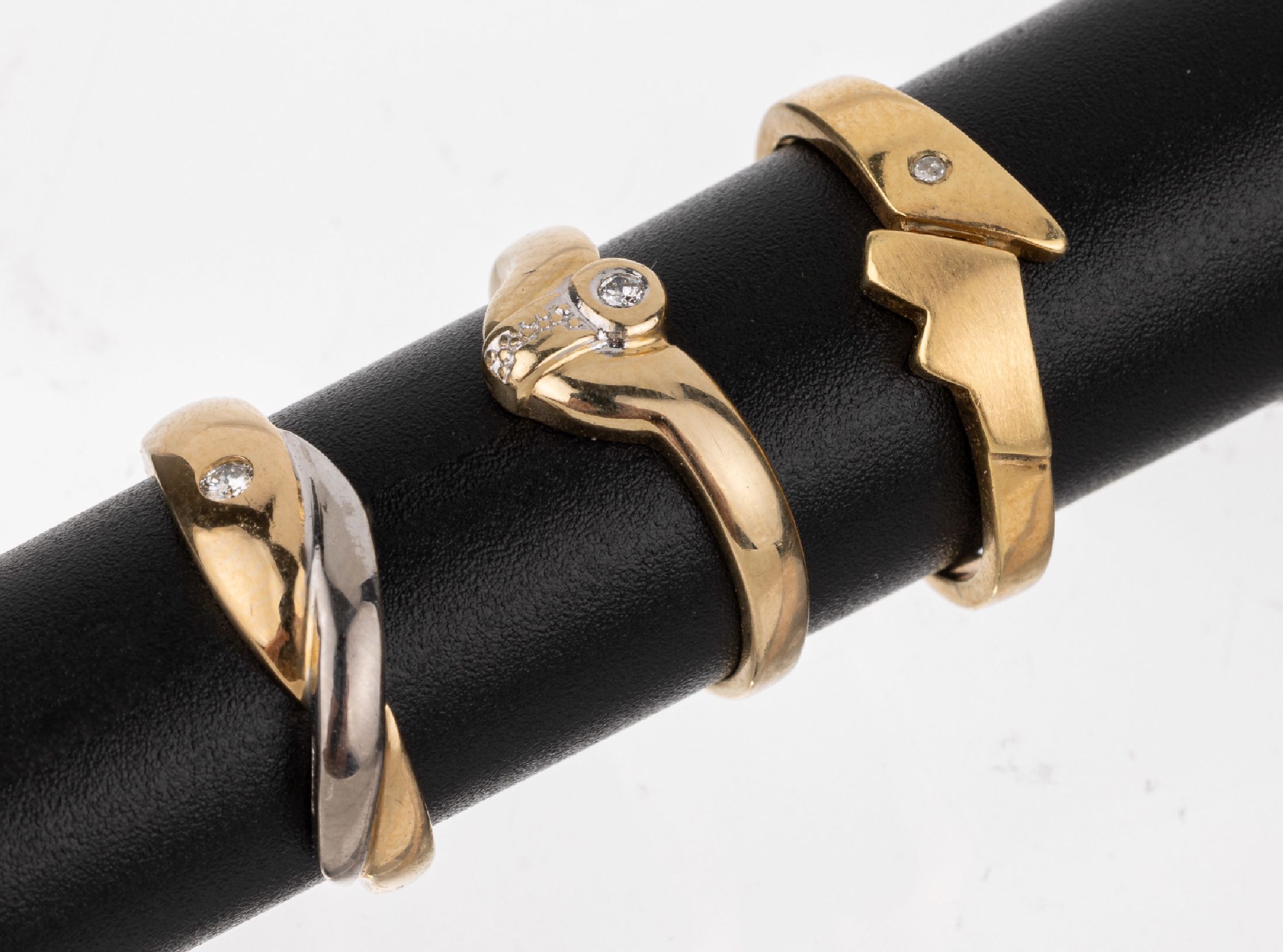 Konvolut 3 14 kt Gold Diamant-Ringe, GG 585/000, insg. 2 Brillanten und 1 8/8-Diamant zus. ca. 0.03 ct Weiß/p1, RW 50 und 54, ca. 7.2 g