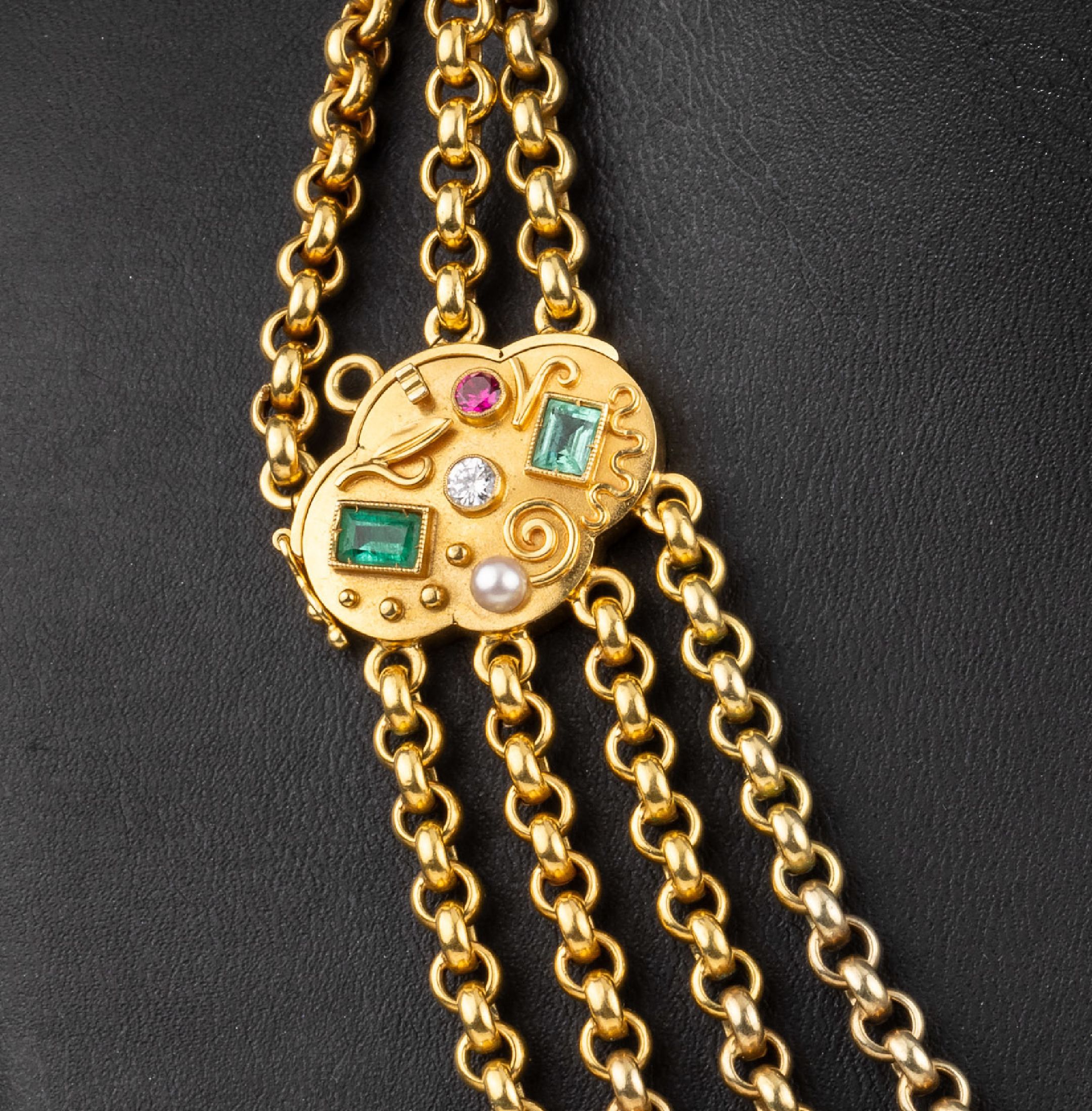 Detail a: 14 kt Gold Diamant-Farbstein-Collier de Chien, GG 585/000, 1960er Jahre, 4-rhg. bzw. 3-rhg. Erbskette (1 Strang fehlt), 2 Zwischenglieder mit 4 ...