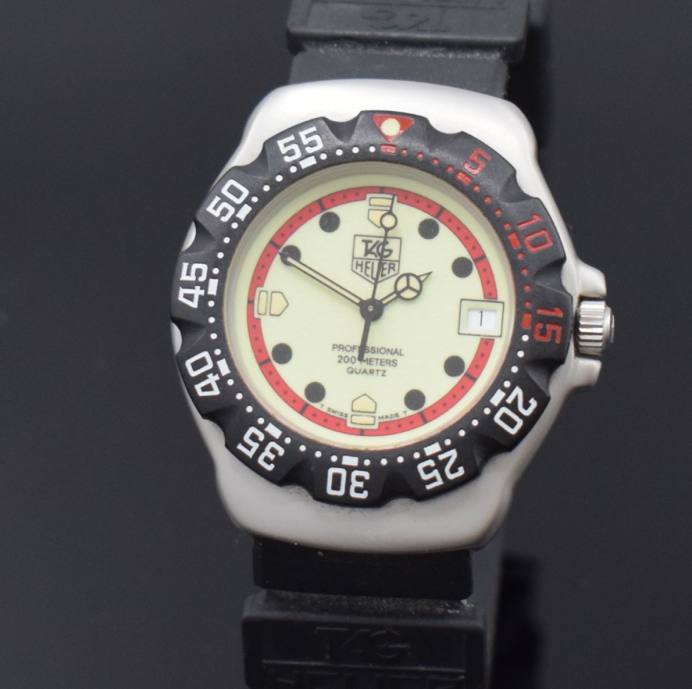 Detail a: TAG HEUER Professional Formula 1 Armbanduhr in Stahl Referenz WA1211, Schweiz um 1995, quarz, matt. Geh., Boden verschr., orig. Kautschukband m. ...