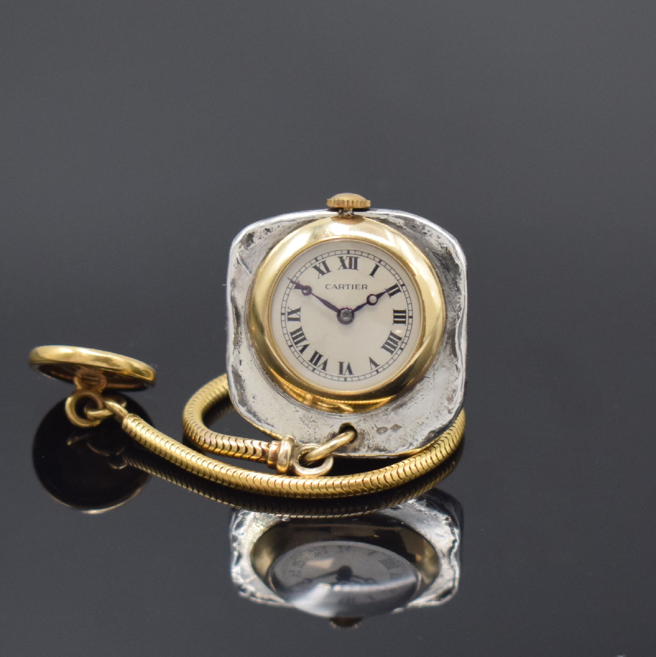 EUROPEAN WATCH & CLOCK Co INC Frackuhr in Silber mit Kette in GG 750/000, Frankreich/ Schweiz um 1920, Handaufzug, münzartig geprägtes Gehäuse m. ...