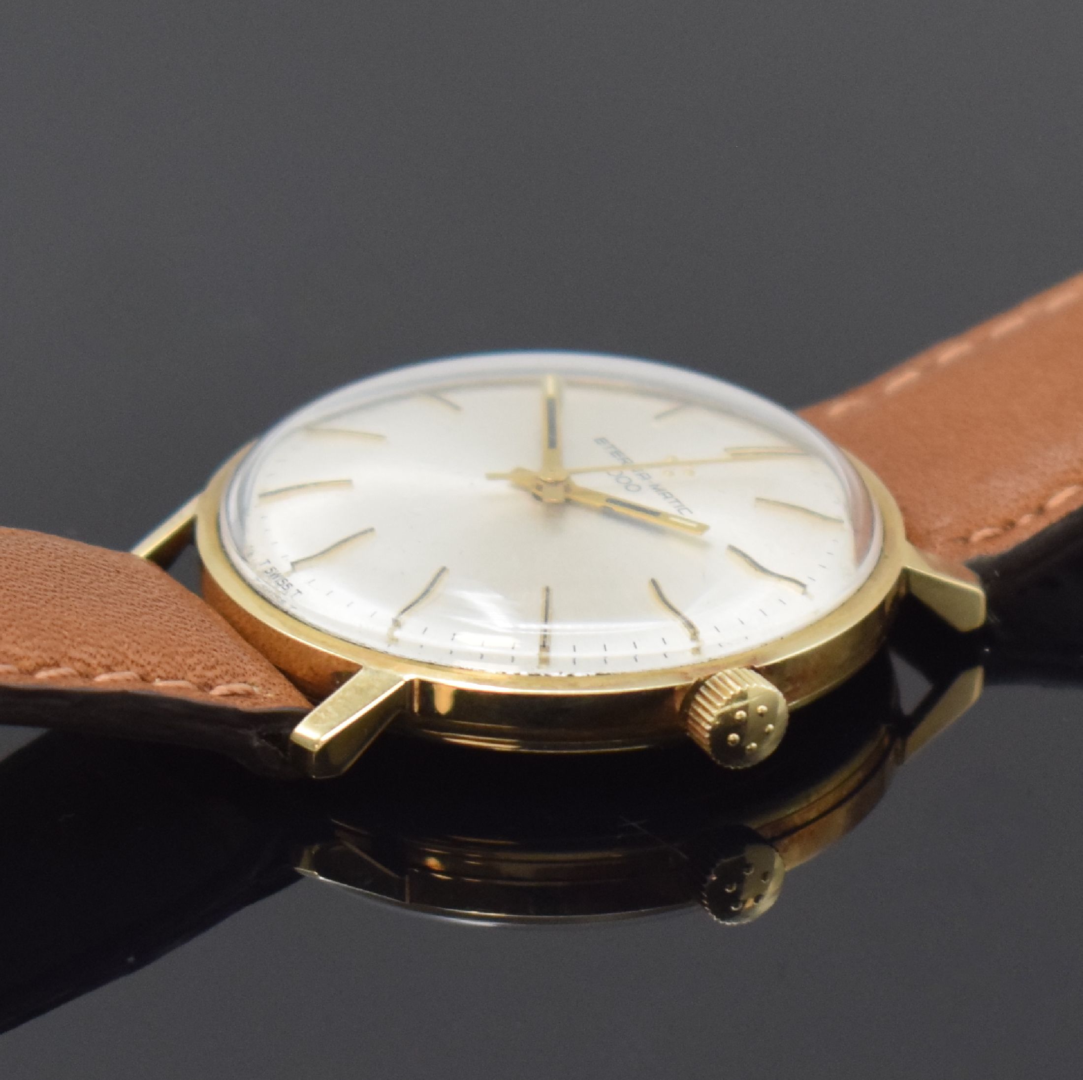 Detail b: ETERNA MATIC 1000 Herrenarmbanduhr in GG 585/000 Referenz 645 VT, Automatik, Schweiz um 1965, Boden aufgedr., silb. Zifferbl. m. aufgel. Indizes ...