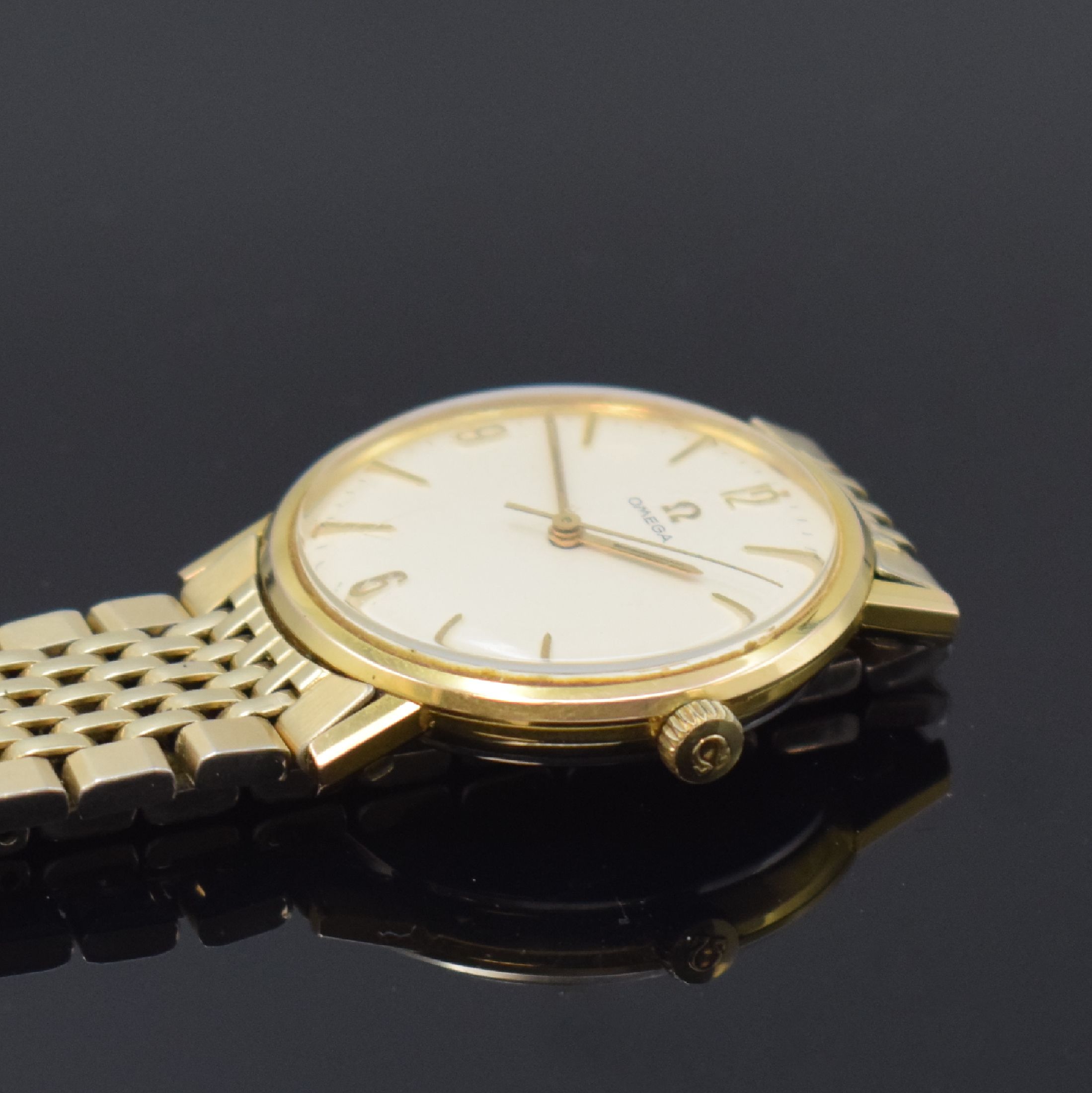Detail c: OMEGA Geneve Herrenarmbanduhr Referenz 131.019, Schweiz um 1969, Handaufzug, verg. Metallgeh. inkl. orig. Gliederband, Edelst.- Boden aufgedr., ...
