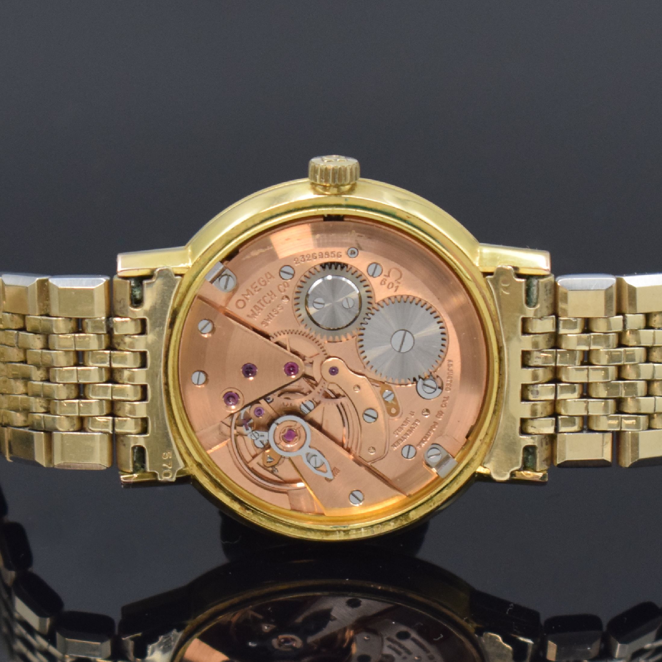 Detail e: OMEGA Geneve Herrenarmbanduhr Referenz 131.019, Schweiz um 1969, Handaufzug, verg. Metallgeh. inkl. orig. Gliederband, Edelst.- Boden aufgedr., ...
