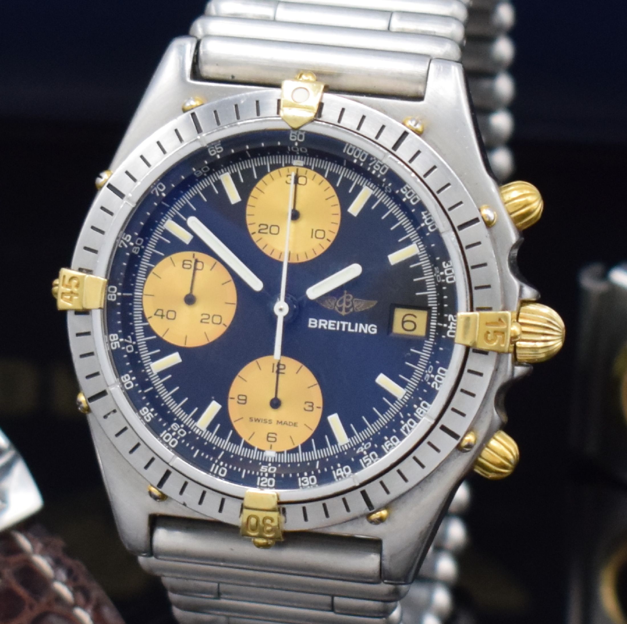Detail b: BREITLING Chronomat Herrenarmbanduhr Referenz 81.950, Automatik, Schweiz um 1989, Gehäuse in Edelstahl/Gold komb. inkl. Roleauxband m. dopp. ...