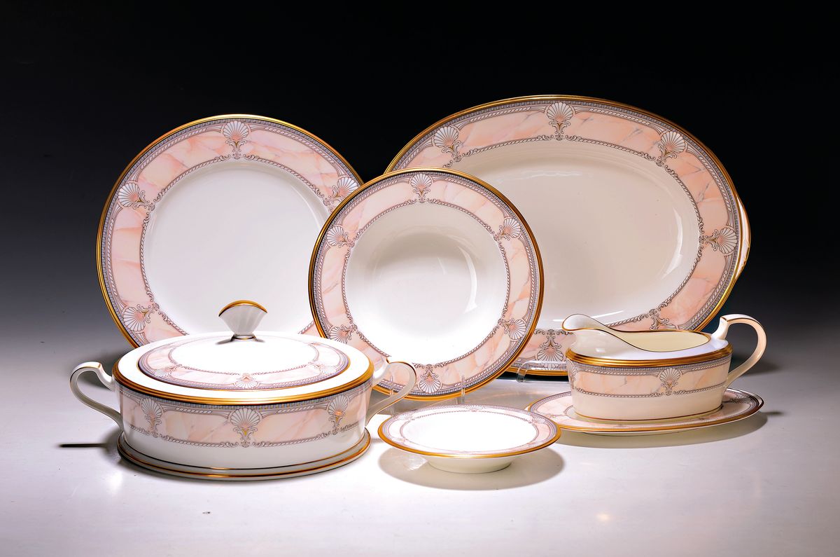 Speiseservice für 12 Personen, Noritake, Japan, Dekor Pacific Majestic, 1990er J., Porzellan, Muschelwerk mit Marmorimitation, Goldrand, 12 ...