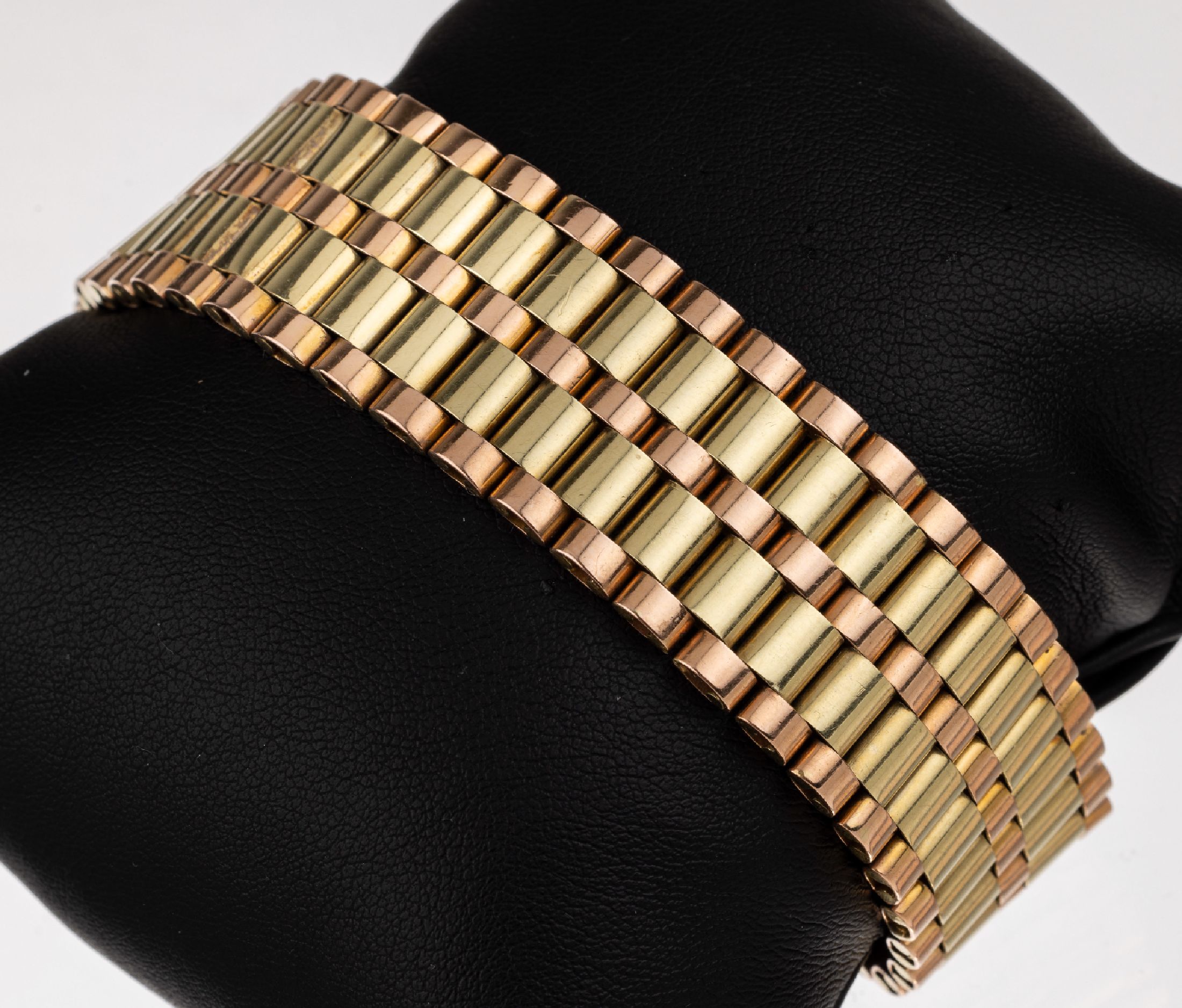 14 kt Gold Armband, ca. 84.6 g, GG/RG 585/000, B. ca. 2.0 cm, L. ca. 20.0 cm, Kastenschloß mit doppelter Sicherheitsacht