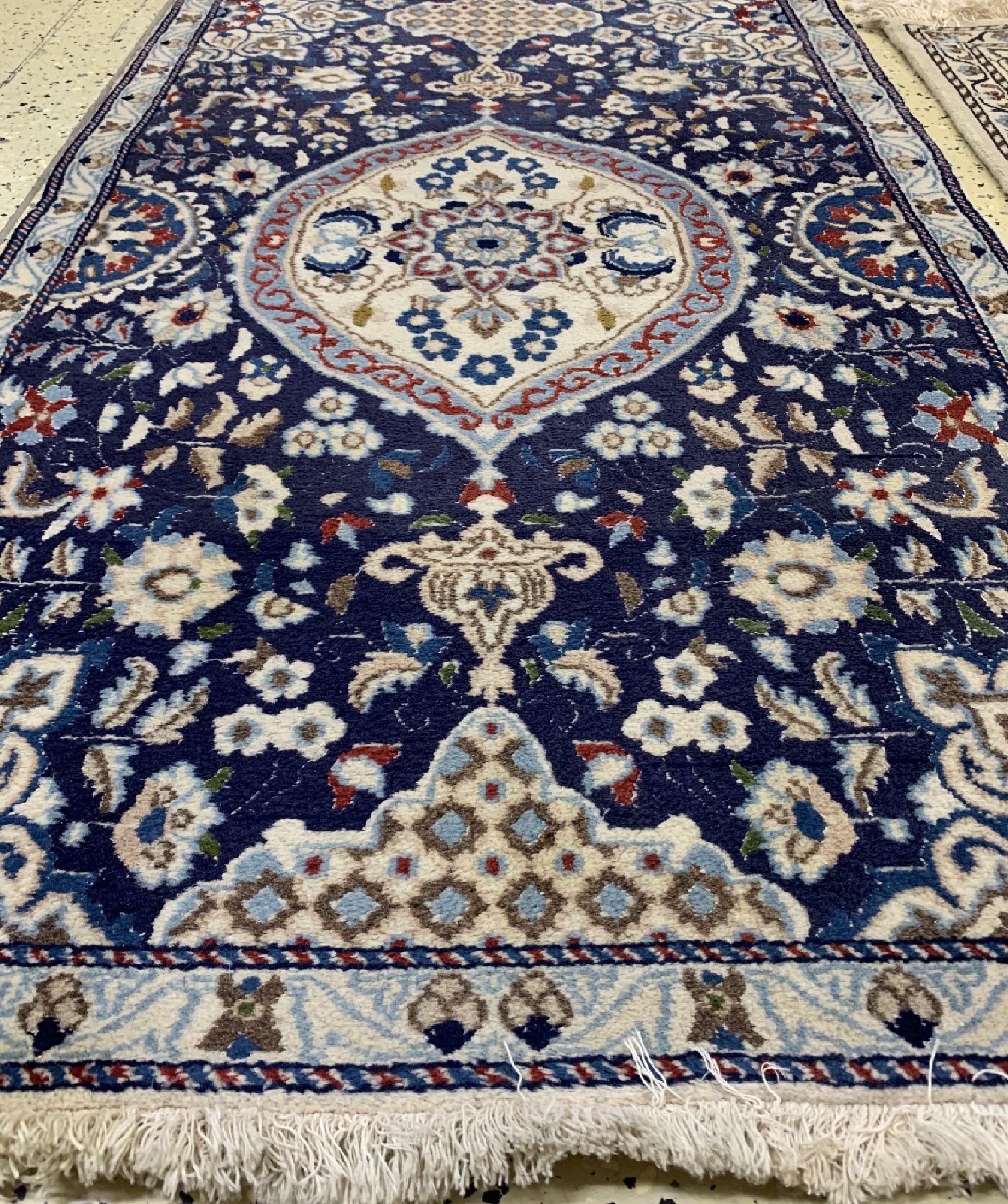 Detail a: Konvolut 5 Nain, Persien, ca. 40 Jahre, Wolle auf Baumwolle, ca. 265 x 88 cm & ca. 132 x 90 cm, EHZ: 2
