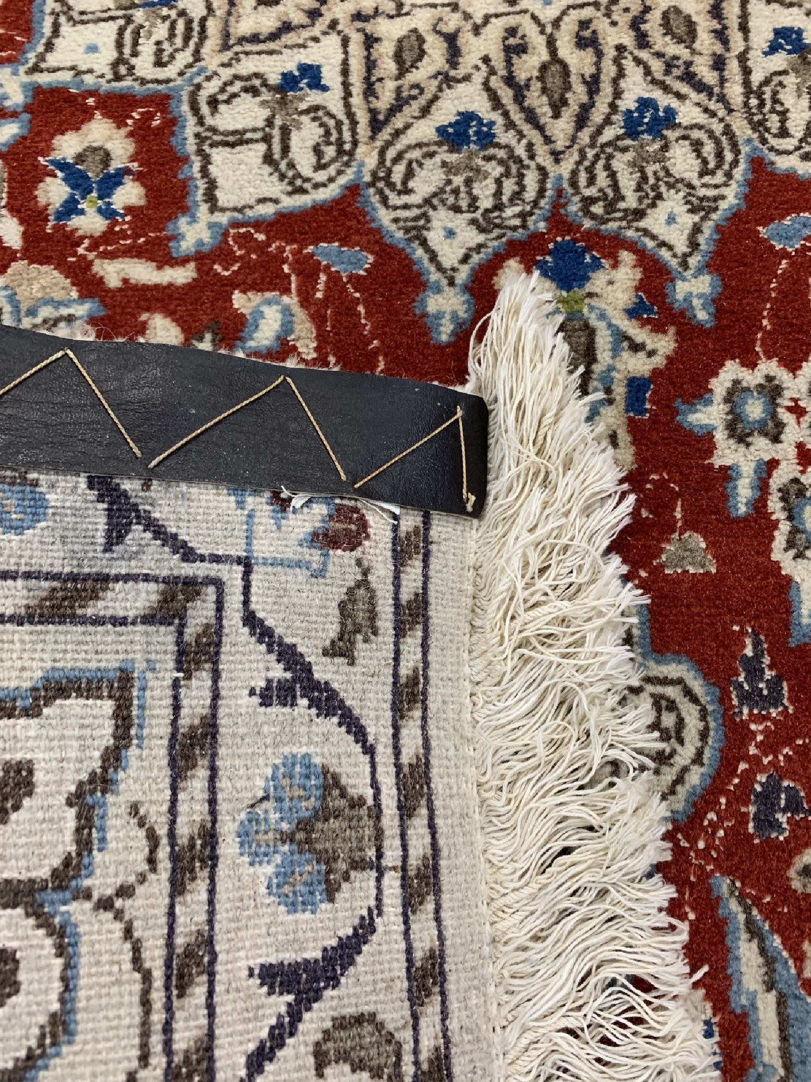 Detail d: Konvolut 5 Nain, Persien, ca. 40 Jahre, Wolle auf Baumwolle, ca. 265 x 88 cm & ca. 132 x 90 cm, EHZ: 2