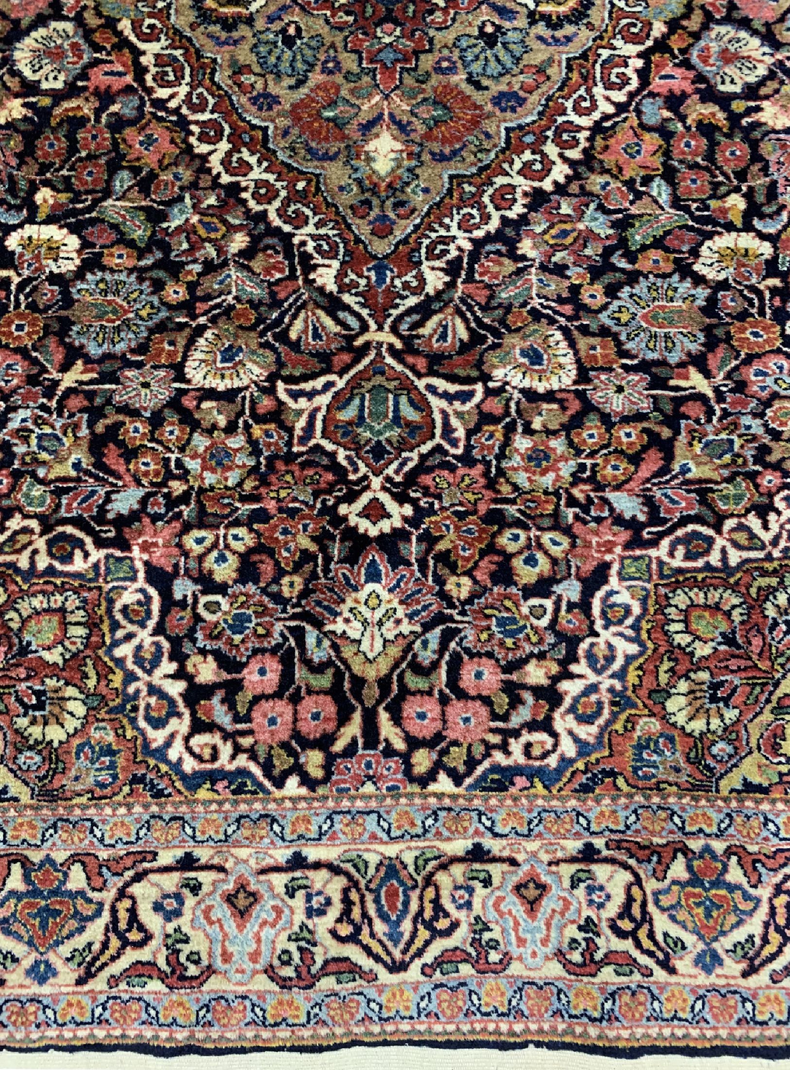 Detail b: Djosan alt, Persien, um 1950, Wolle auf Baumwolle, ca. 155 x 105 cm, EHZ: 2