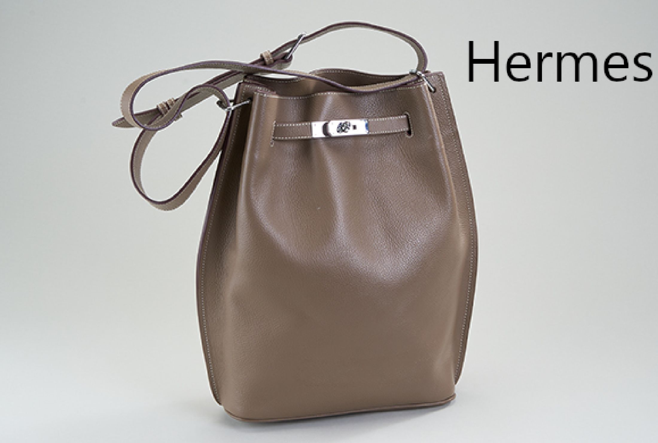 HERMES SO Kelly Shoulder Bag mit Staubbeutel, Etoupe Togoleder, Schulterriemen verstellbar, große Inneneinteilung in Glattleder, 2 Seitentaschen, 1 ...