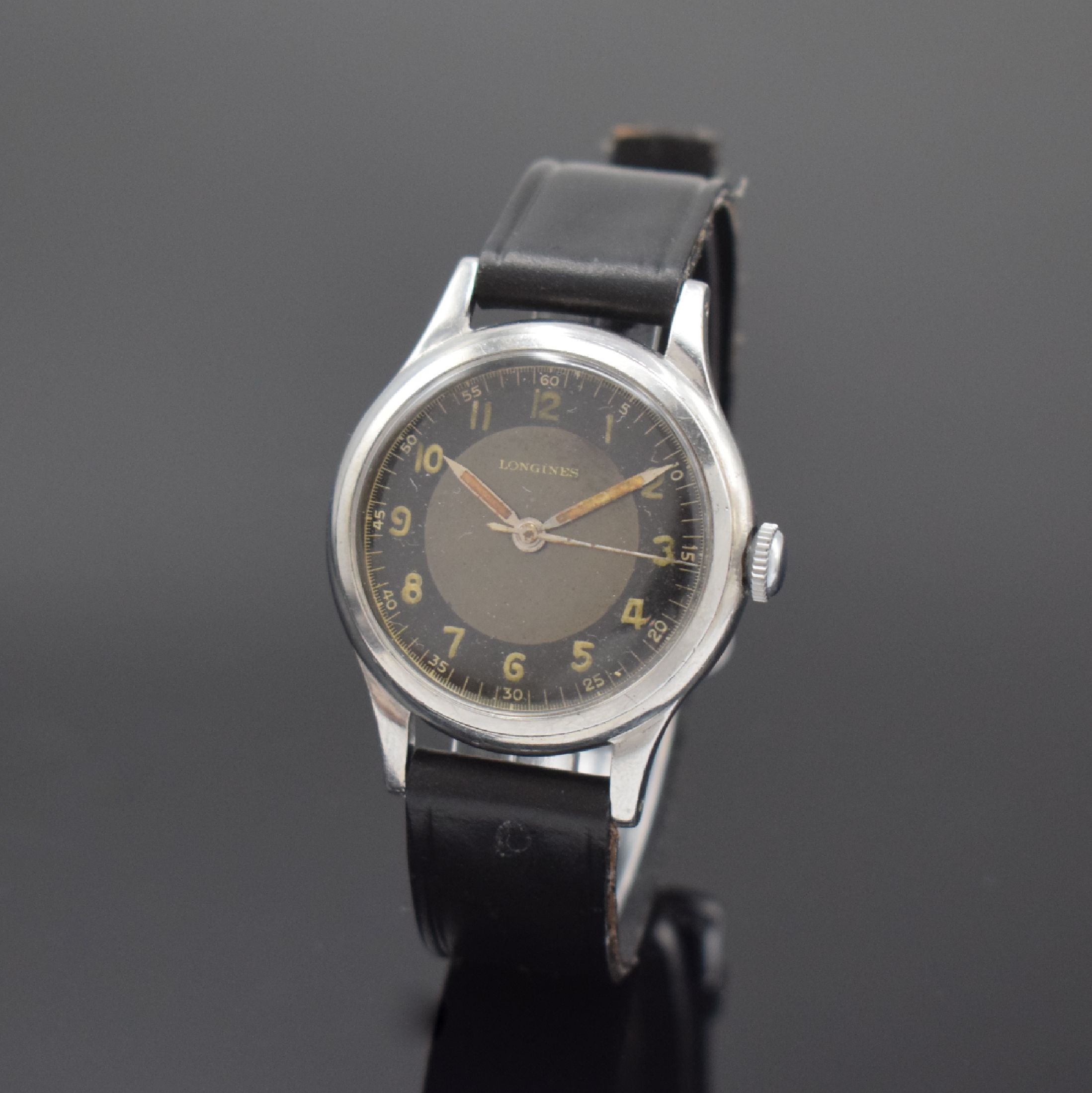 LONGINES Kaliber 12.68N Armbanduhr in Stahl mit original schwarz-grauem Glanzblatt Referenz 23098, Handaufzug, Schweiz um 1945, Boden verschr., ...