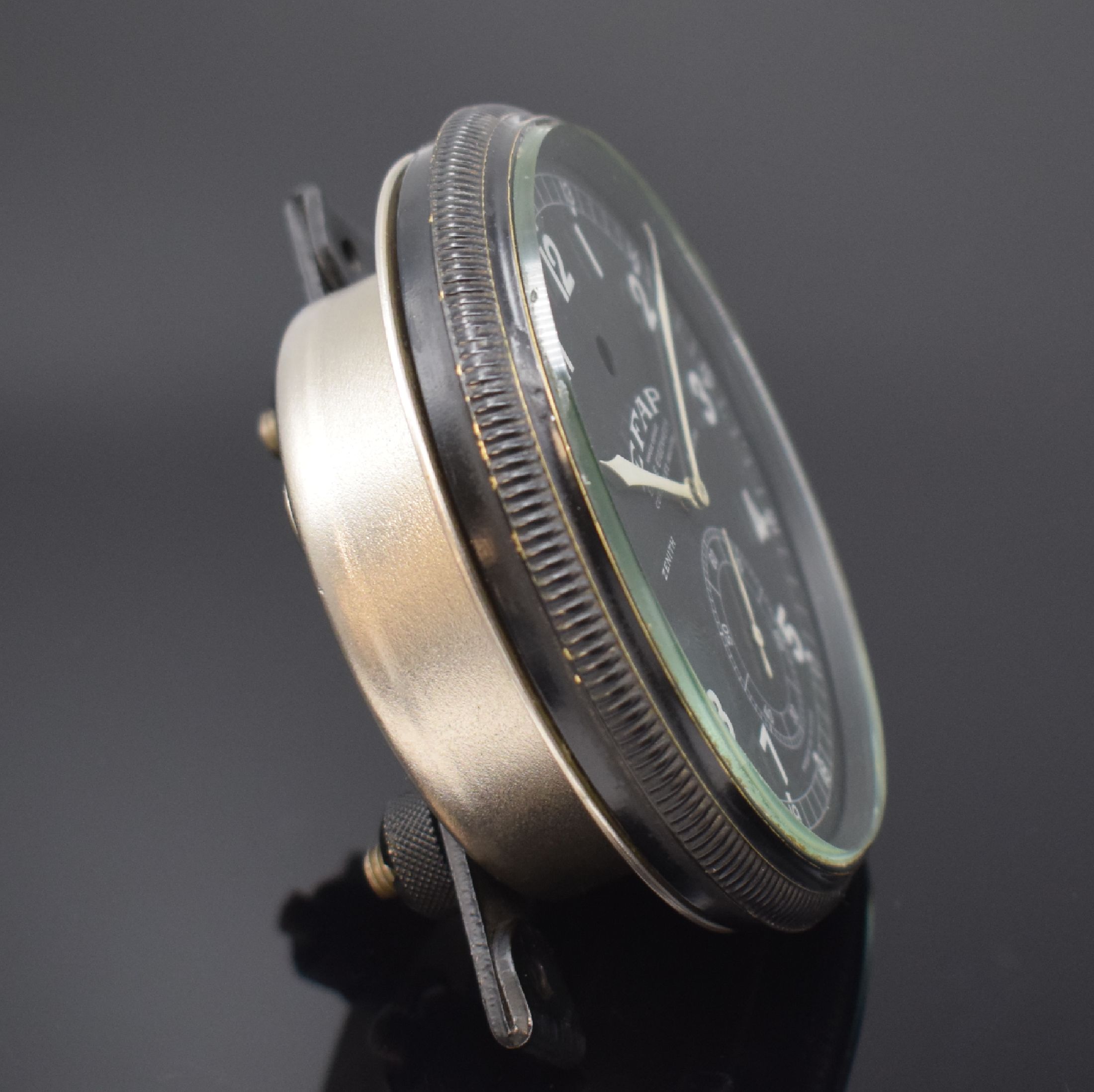 Detail b: ZENITH EFAP 8-Tage Borduhr mit Lünetten- Aufzug, Schweiz um 1940, vern. Geh., schwarze Lünette, schwarzes Zifferbl. m. weißen arab. Zahlen, kl. ...