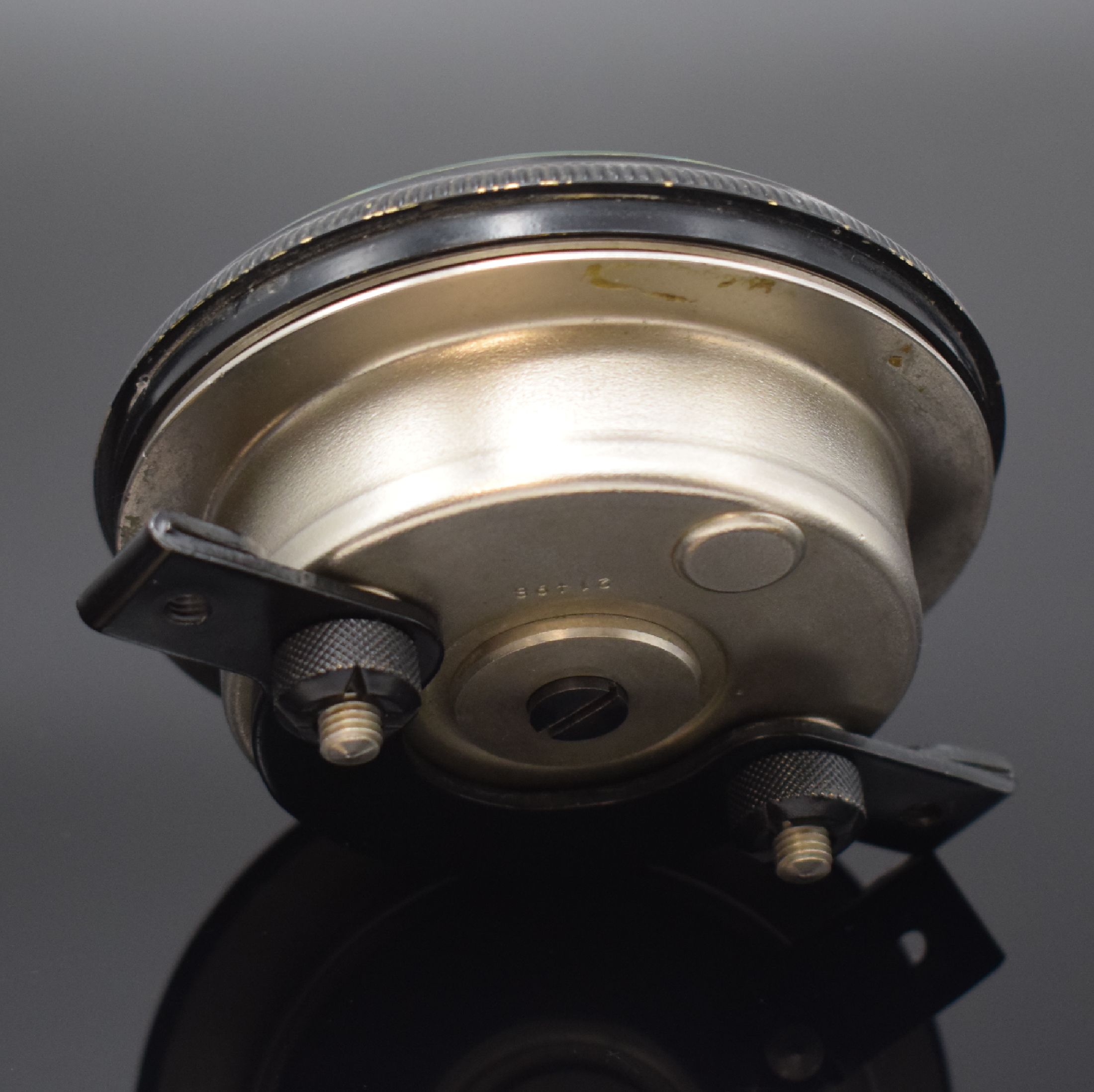 Detail c: ZENITH EFAP 8-Tage Borduhr mit Lünetten- Aufzug, Schweiz um 1940, vern. Geh., schwarze Lünette, schwarzes Zifferbl. m. weißen arab. Zahlen, kl. ...