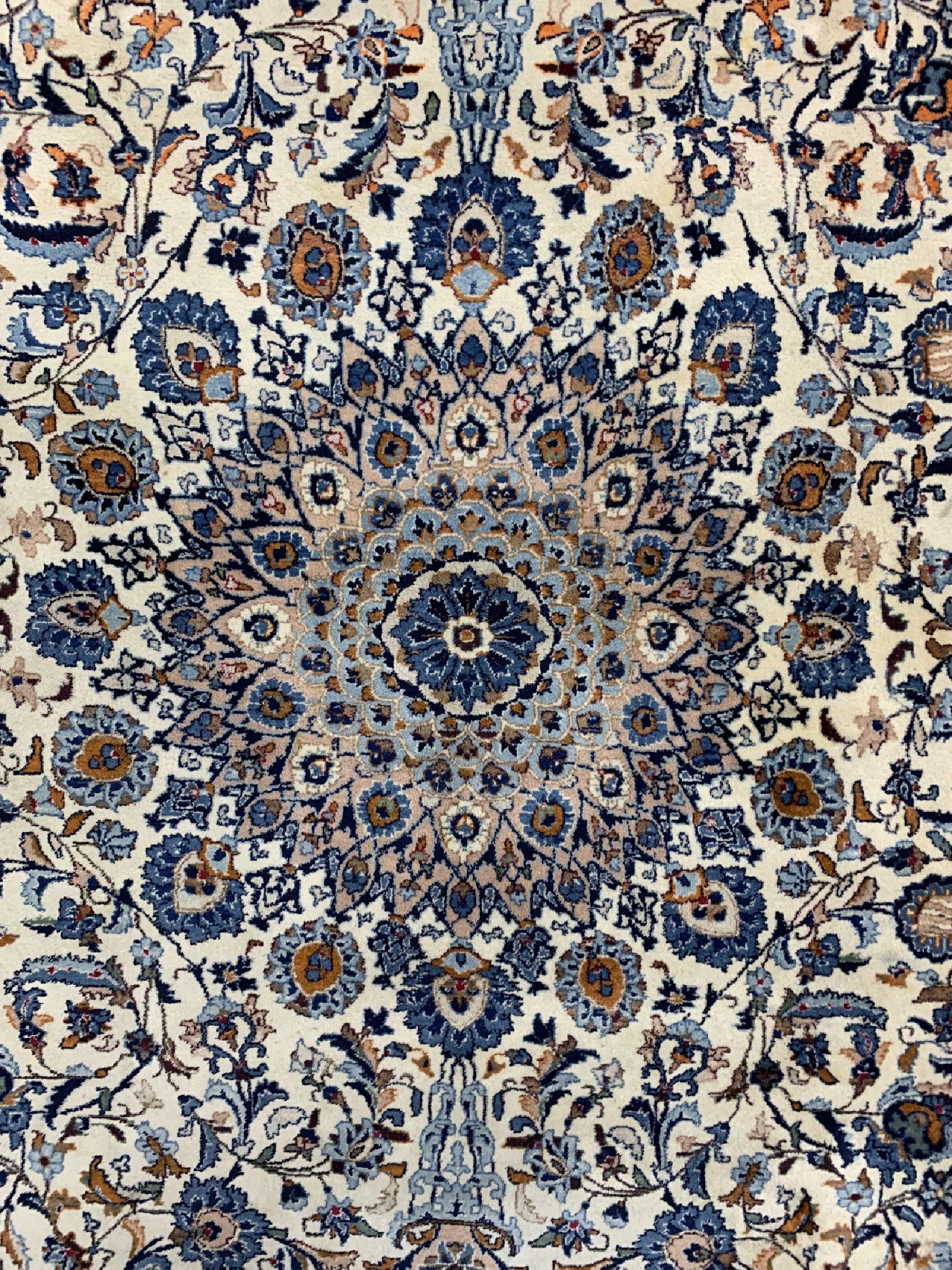 Detail b: Kaschmar, Persien, ca. 50 Jahre, Wolle auf Baumwolle, ca. 360 x 250 cm, EHZ: 2