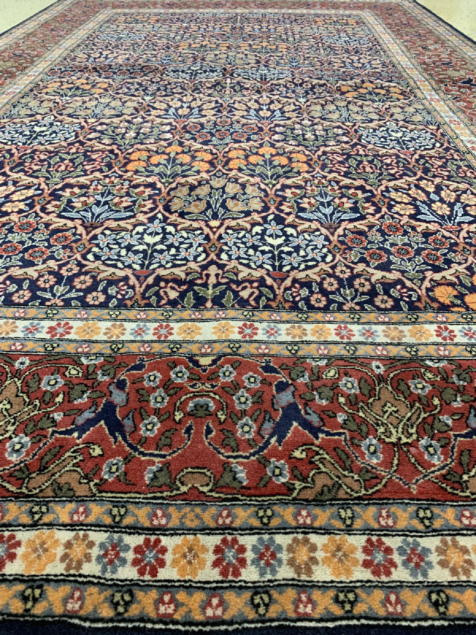 Detail c: Hereke Wollteppich fein, Türkei, um 1950, Wolle auf Baumwolle, ca. 260 x 166 cm, EHZ: 1-2