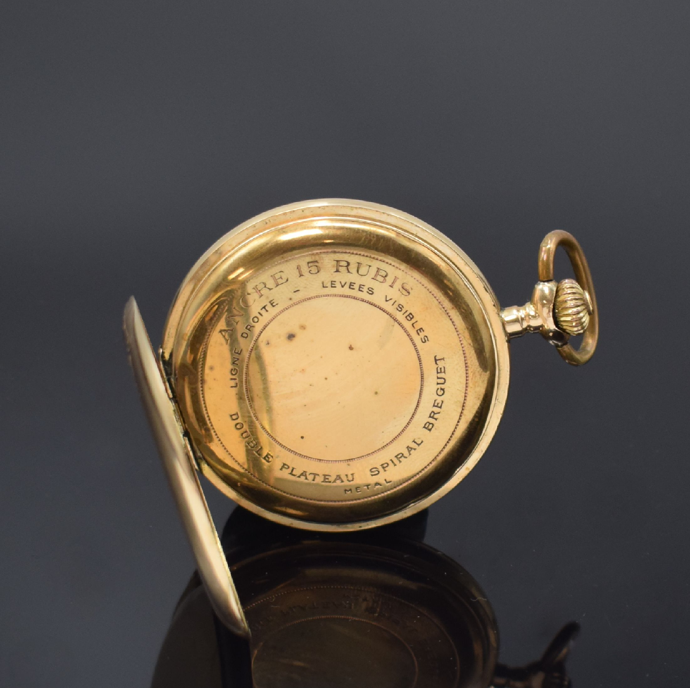 Detail e: Herrensavonette und Damentaschenuhr in GG 585/000, Schweiz um 1900/1920, 1) Herren- Savonette, guill. 2-Deckel Goldgeh. berieb., vers. Zifferbl., ...